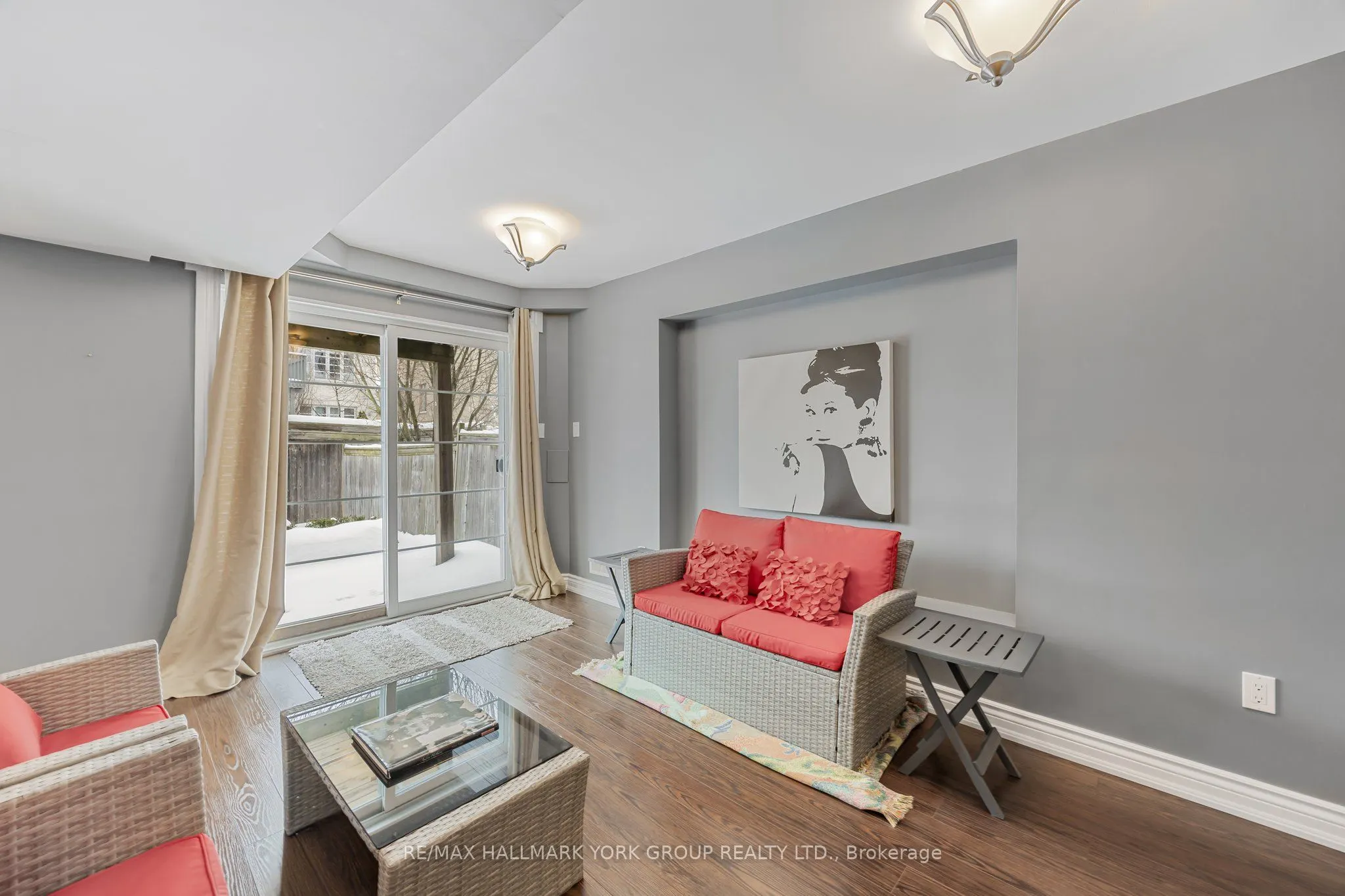 484 Worthington Avenue, #8