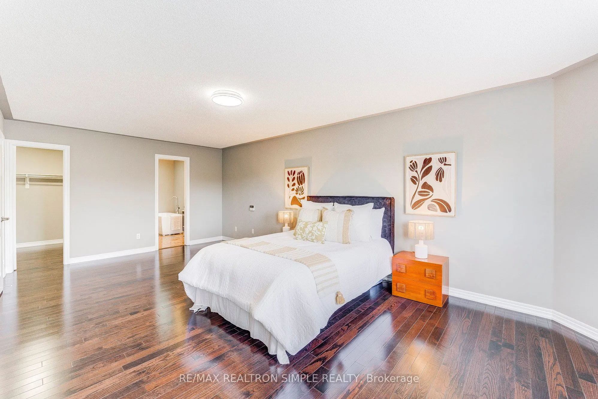 60 Regatta Avenue