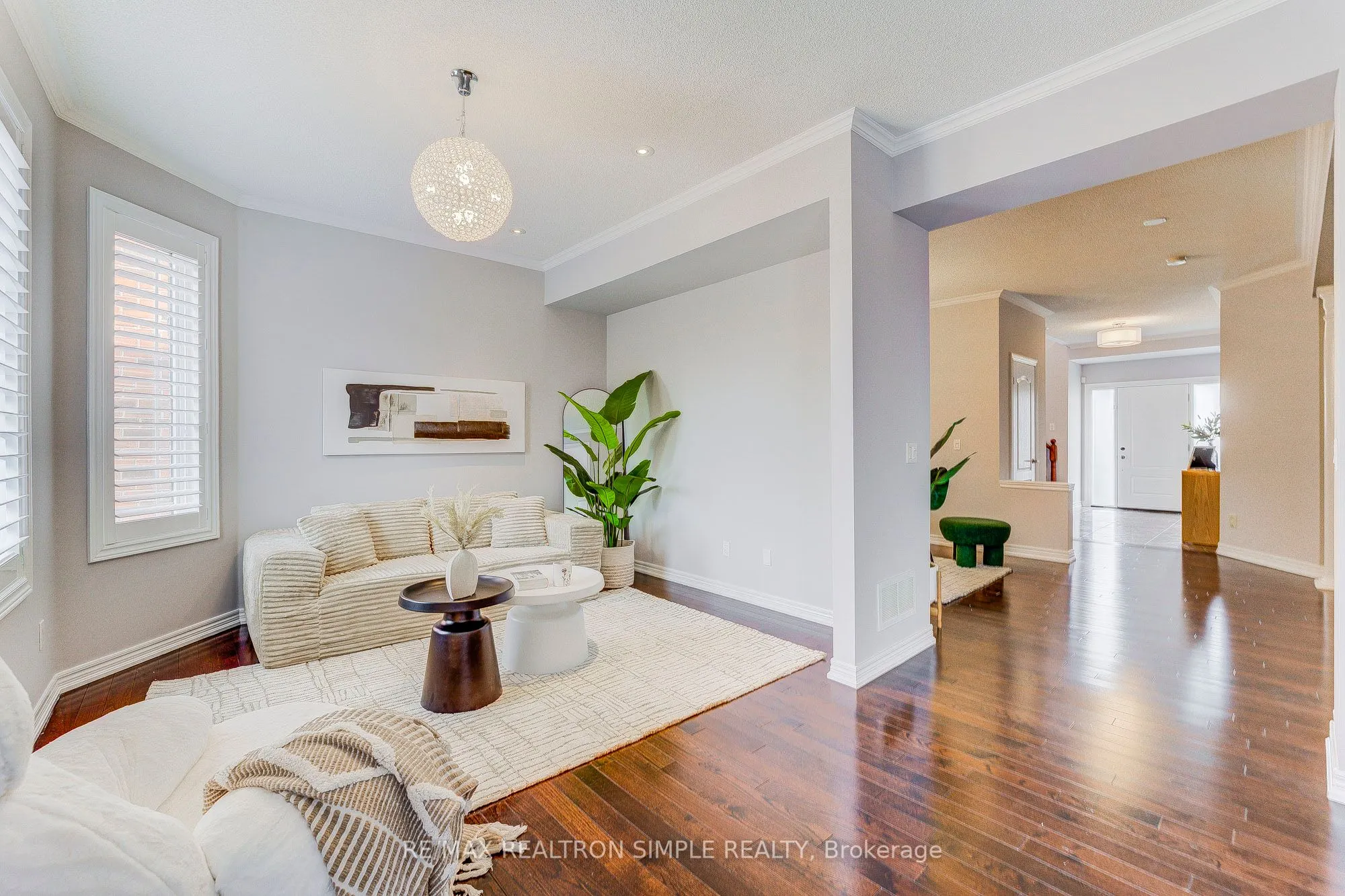 60 Regatta Avenue