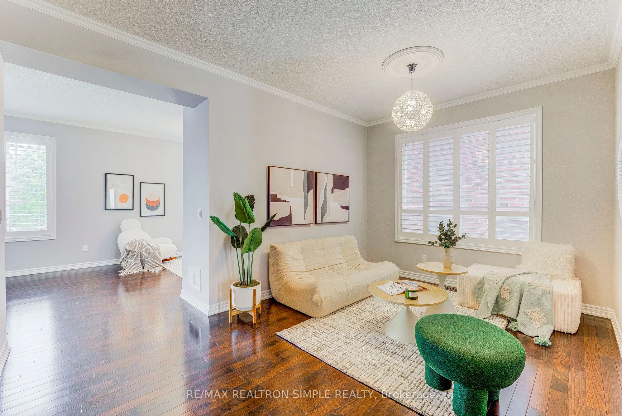 60 Regatta Avenue