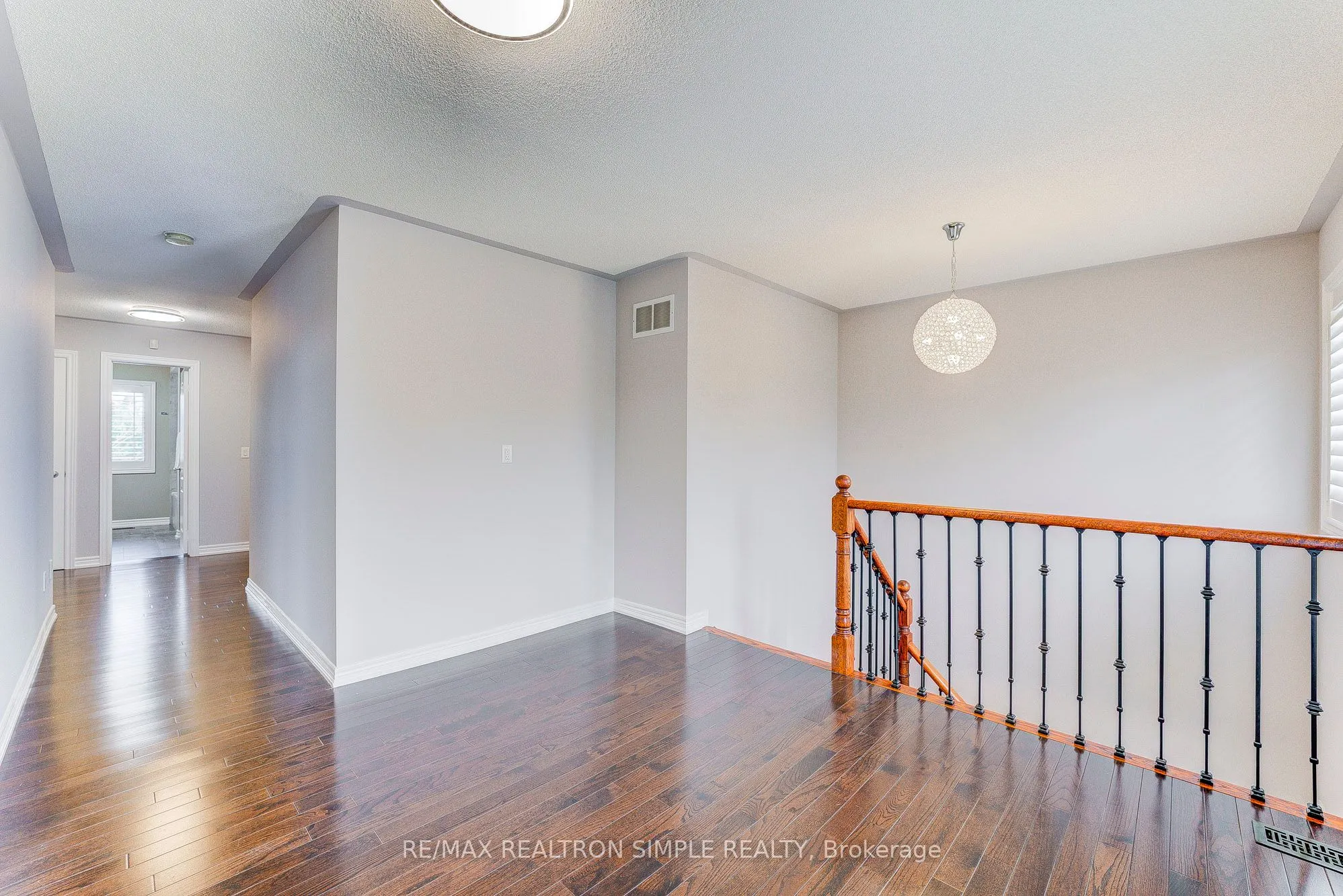 60 Regatta Avenue