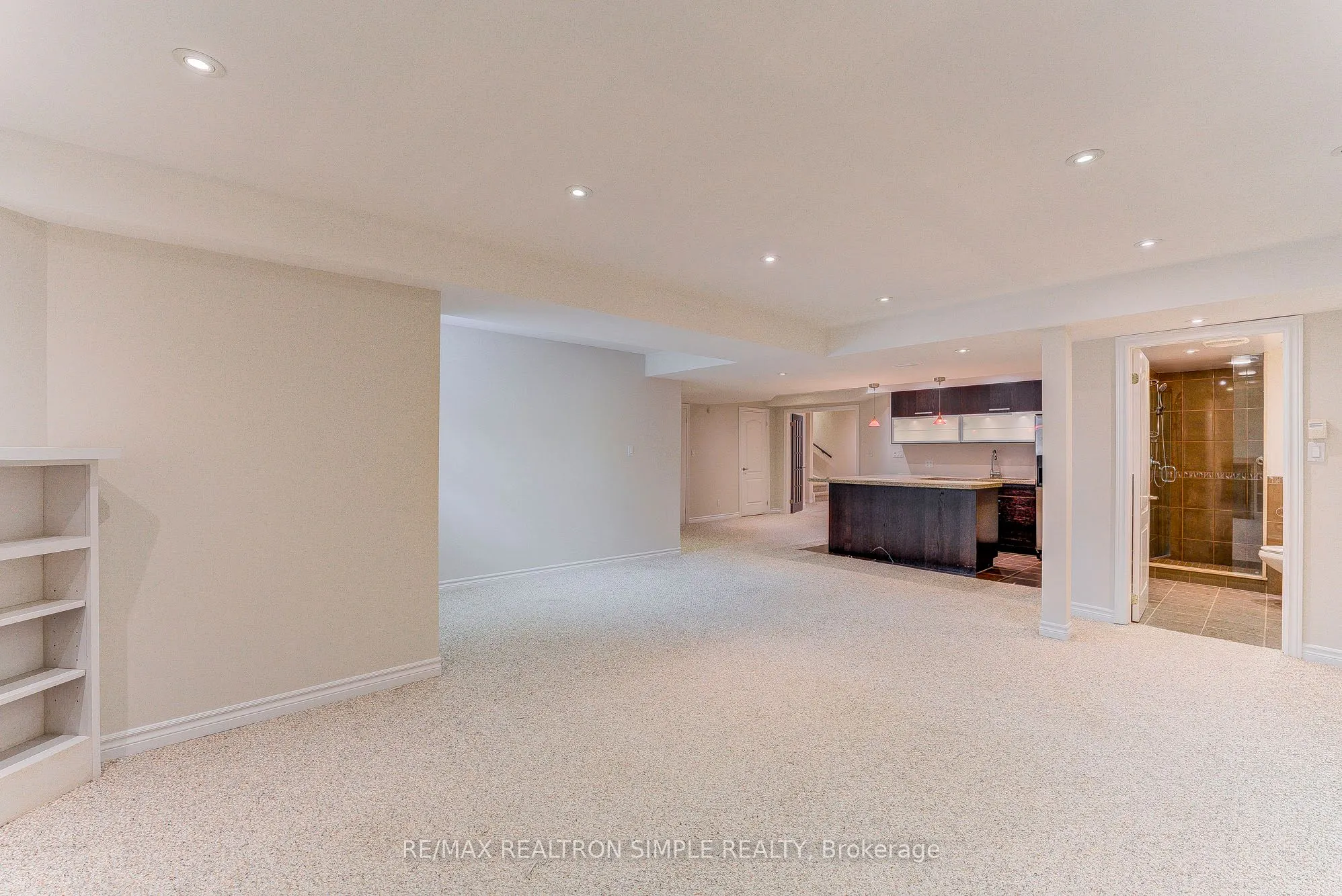 60 Regatta Avenue