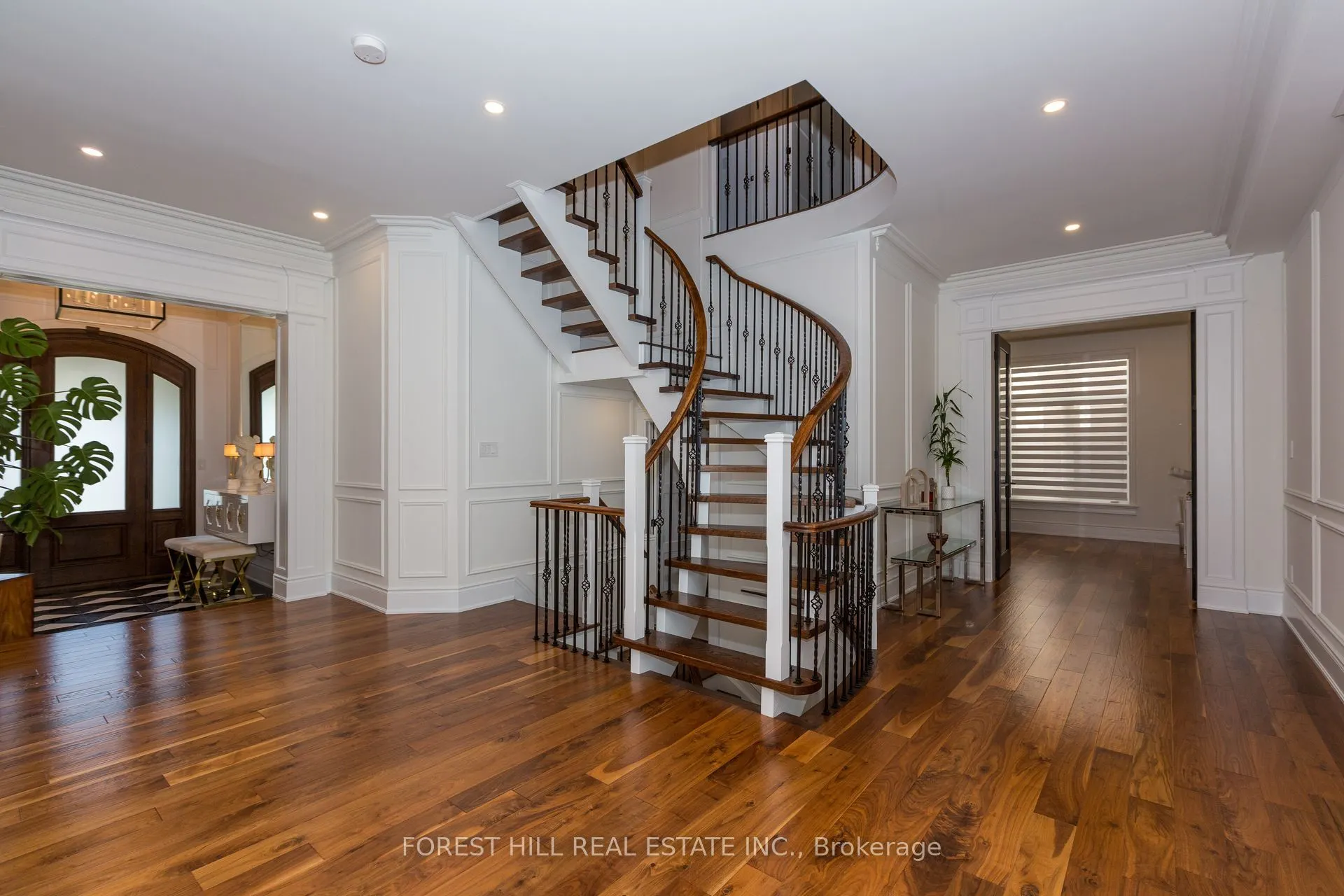 55 Woodvalley Crescent