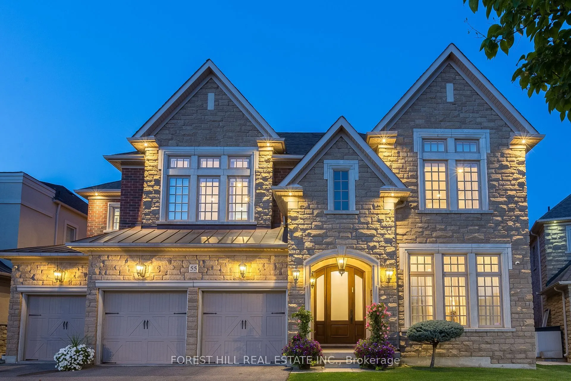 55 Woodvalley Crescent