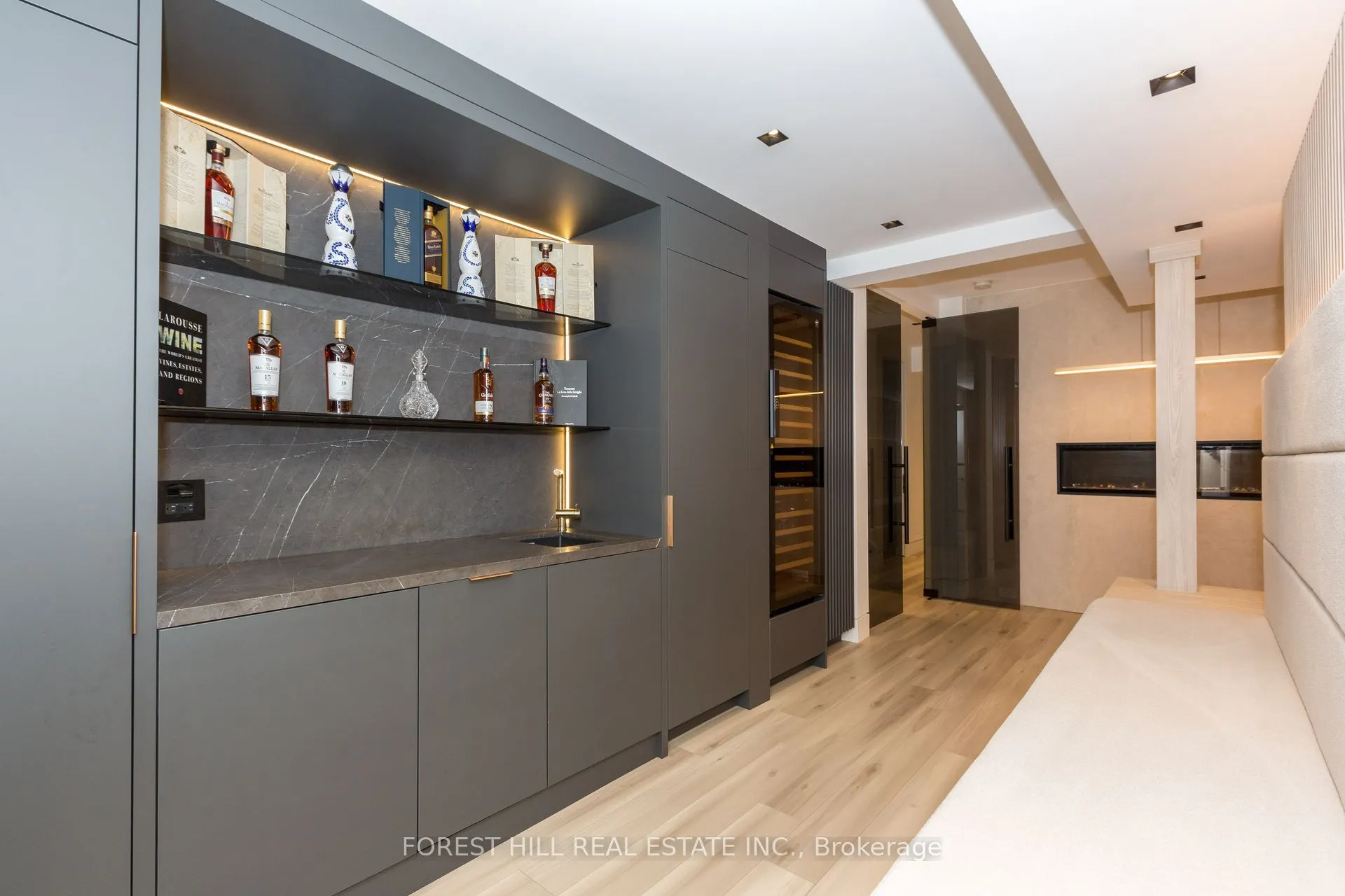 55 Woodvalley Crescent
