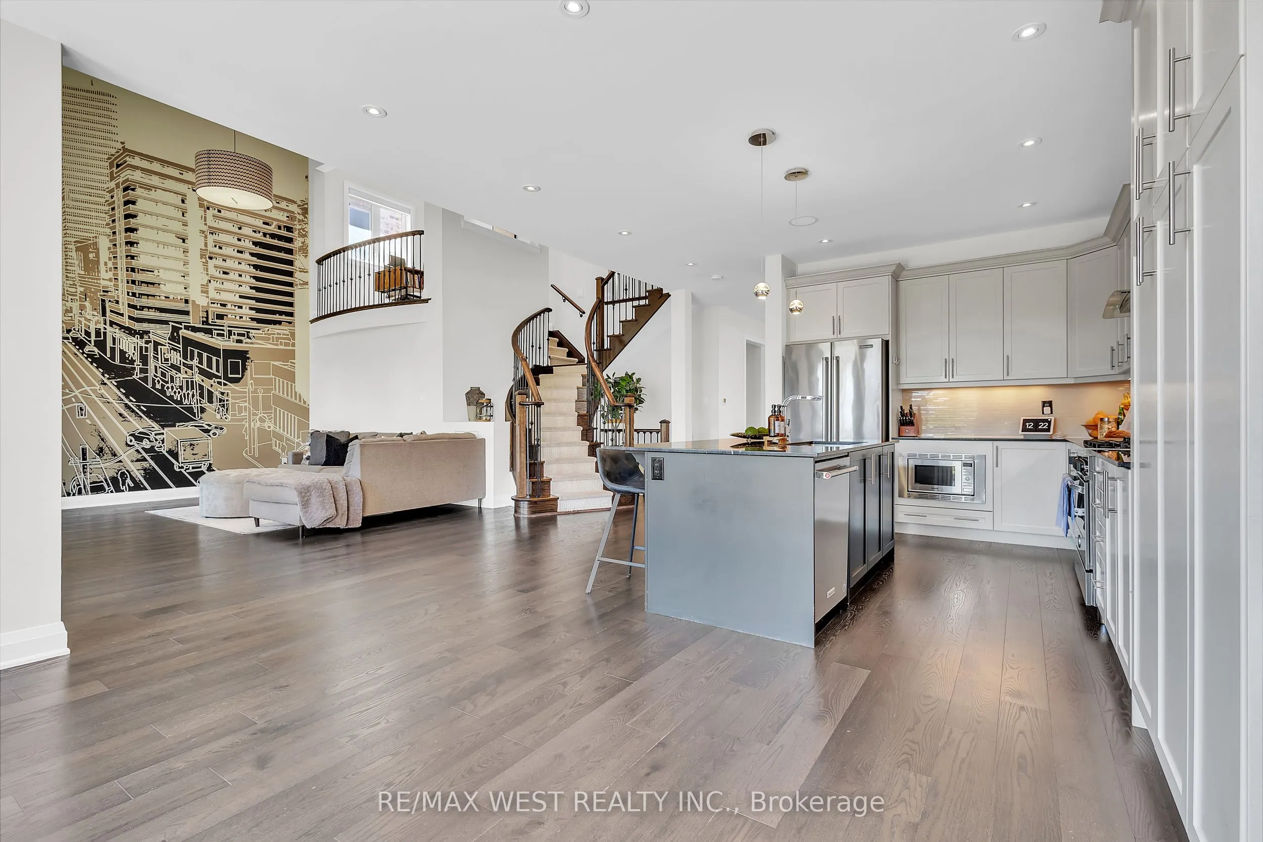 41 Pelee Avenue
