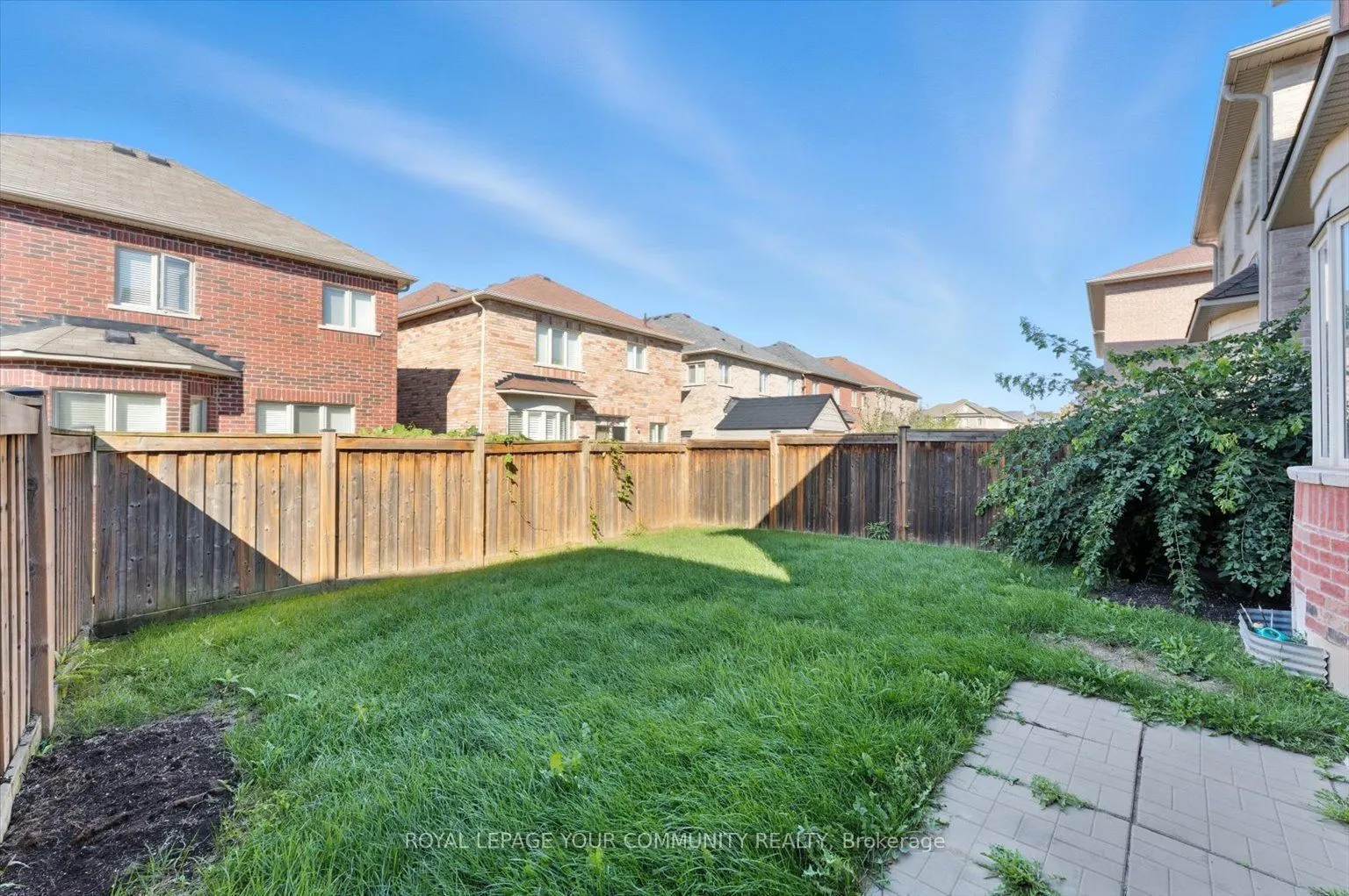 23 Lucida Court