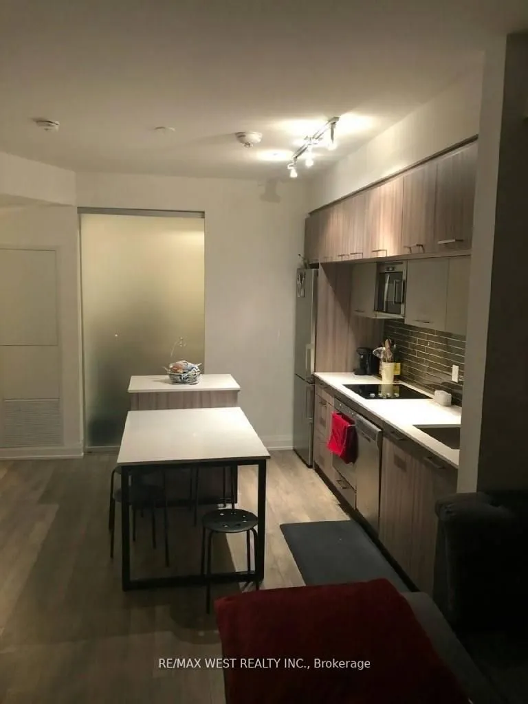 4800 Highway 7, #423