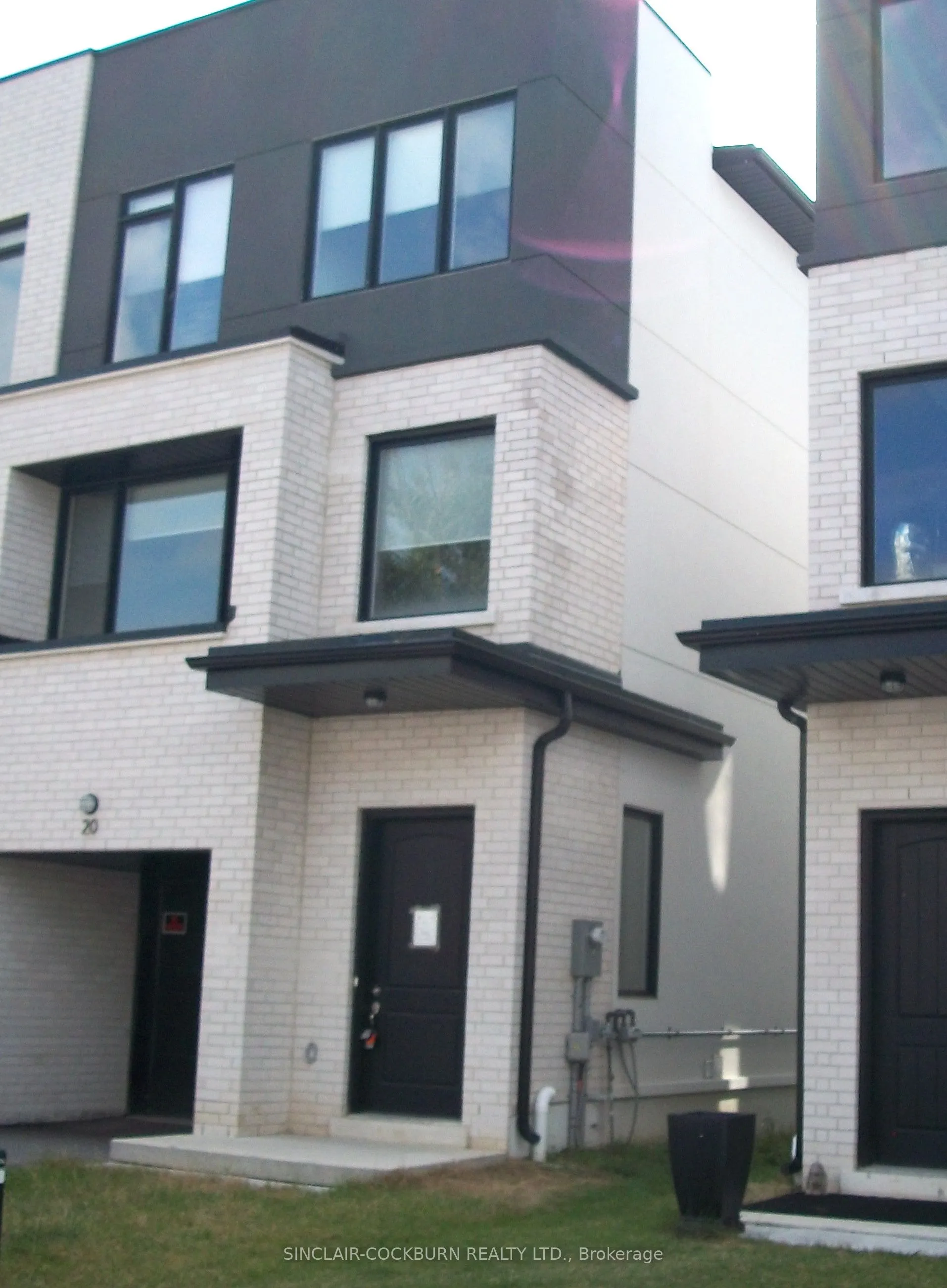 20 Persica Street