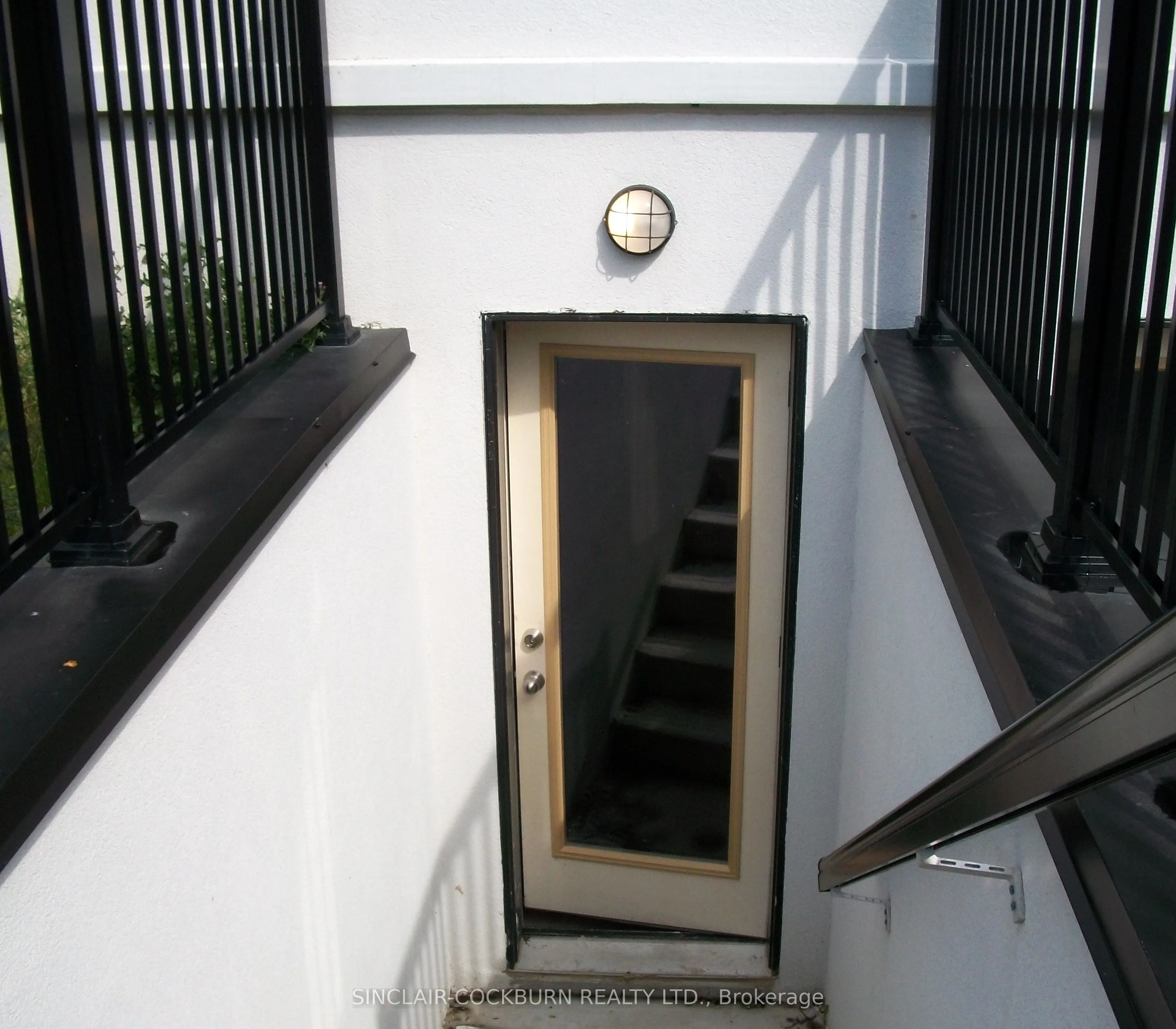 20 Persica Street