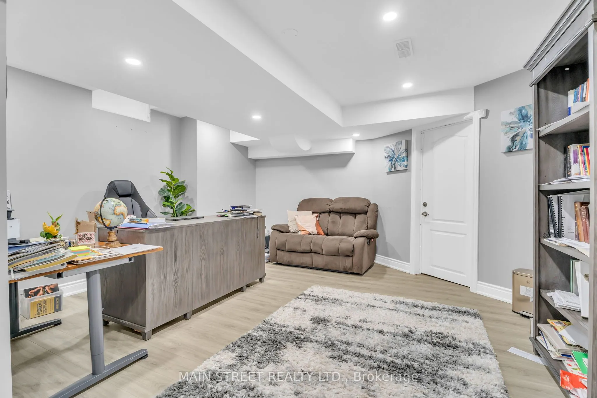 6 Leaden Hall Drive