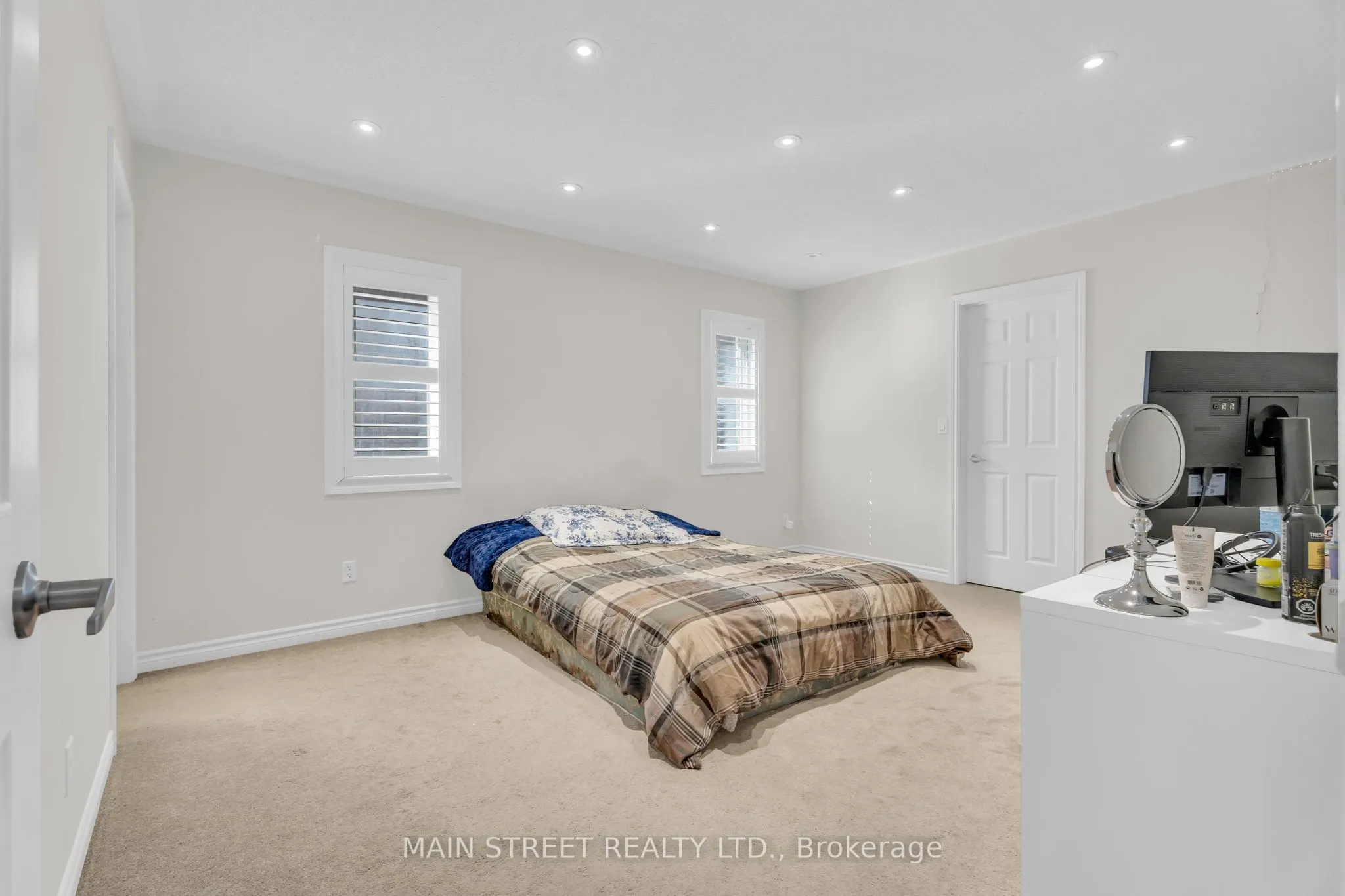 6 Leaden Hall Drive
