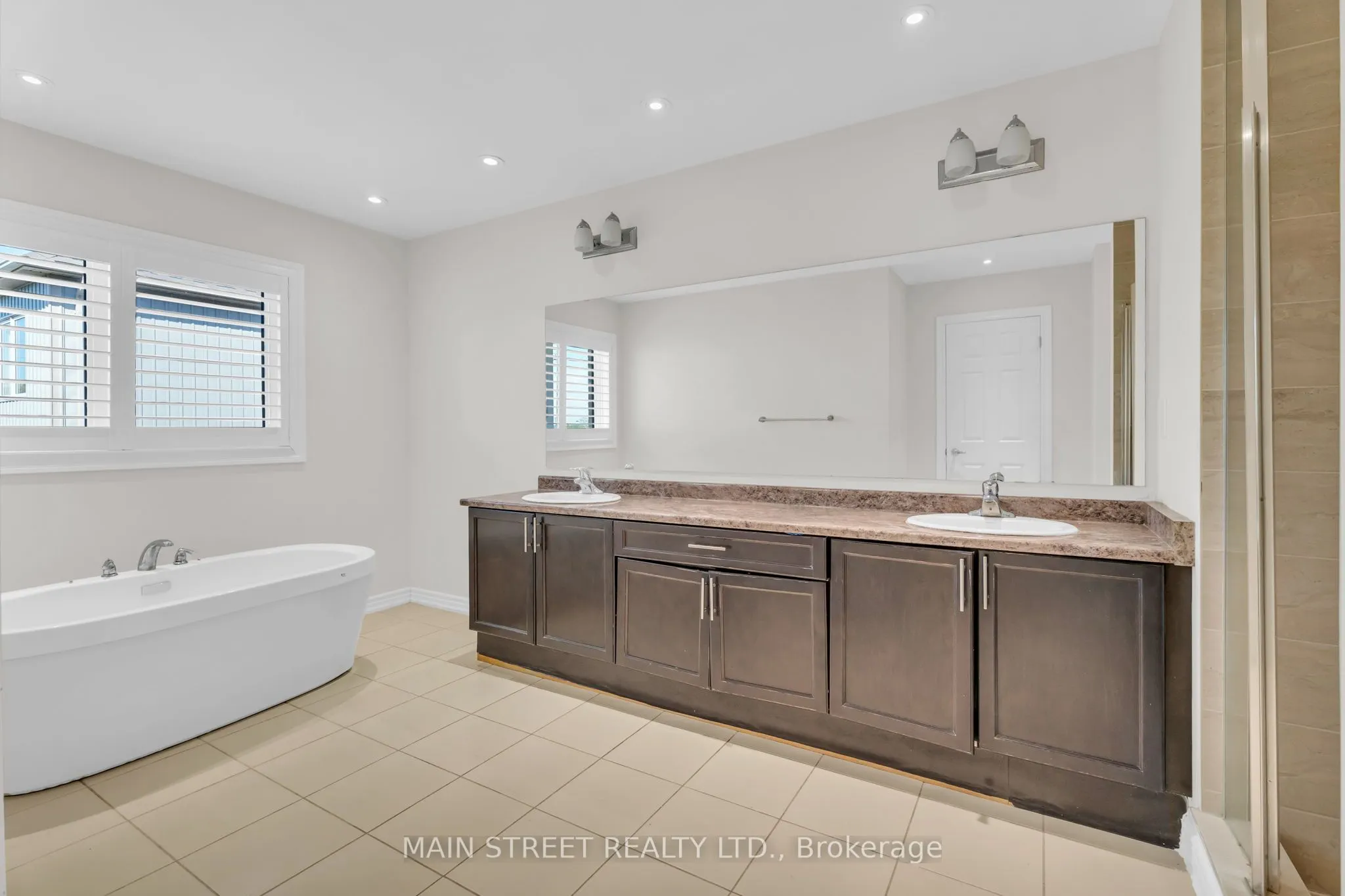 6 Leaden Hall Drive