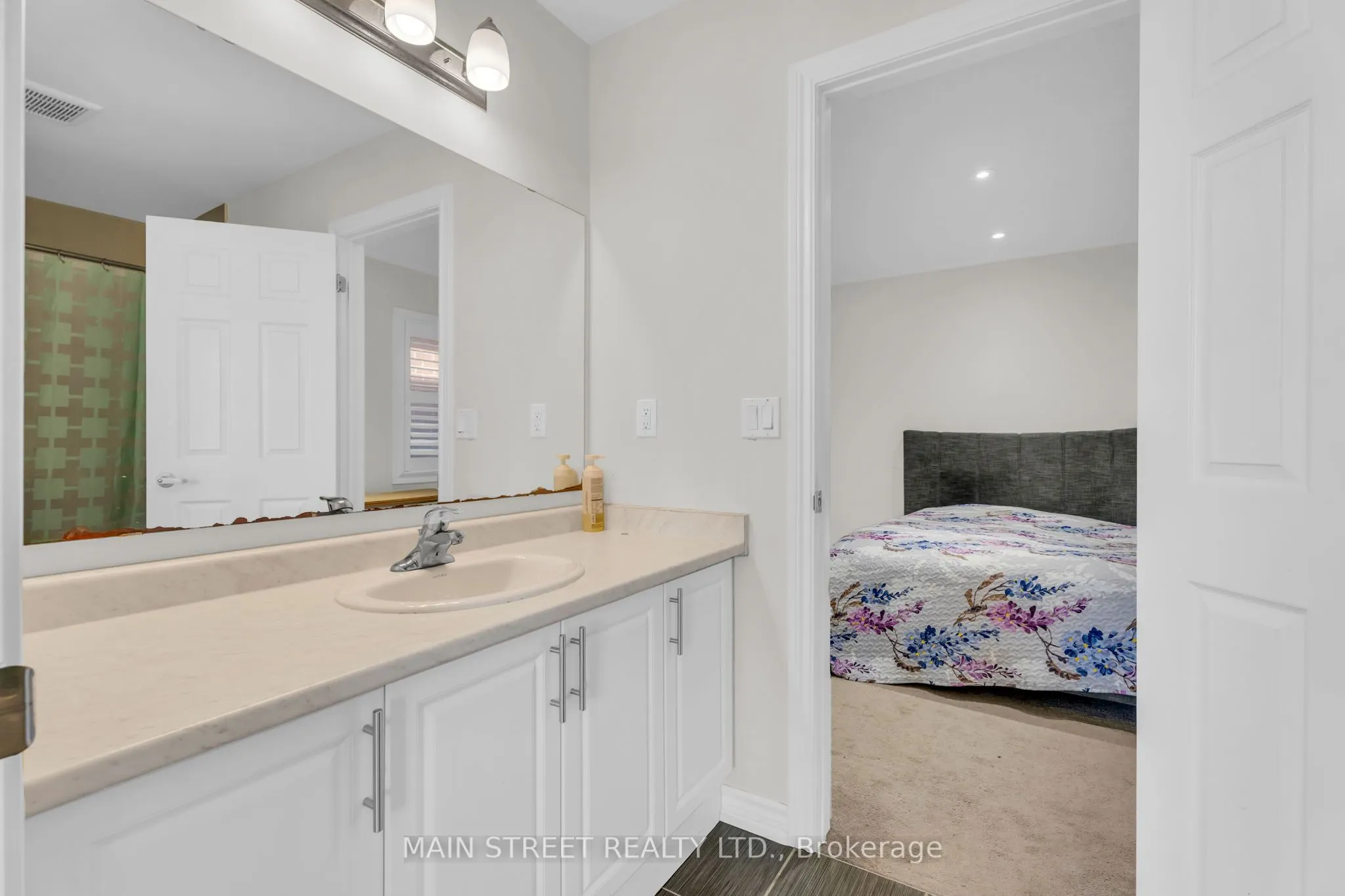 6 Leaden Hall Drive