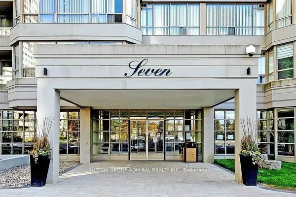 7 Townsgate Drive, #207