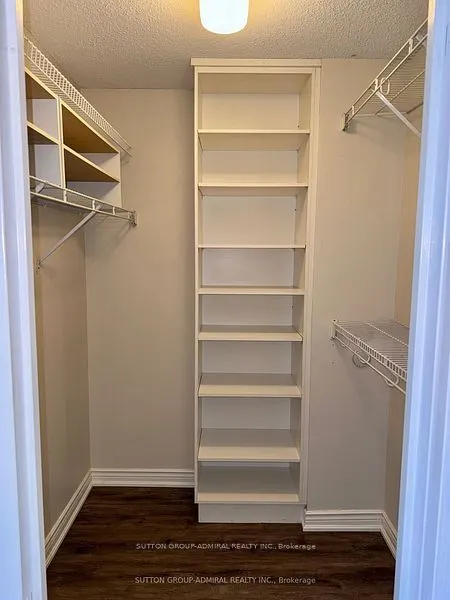 7 Townsgate Drive, #207