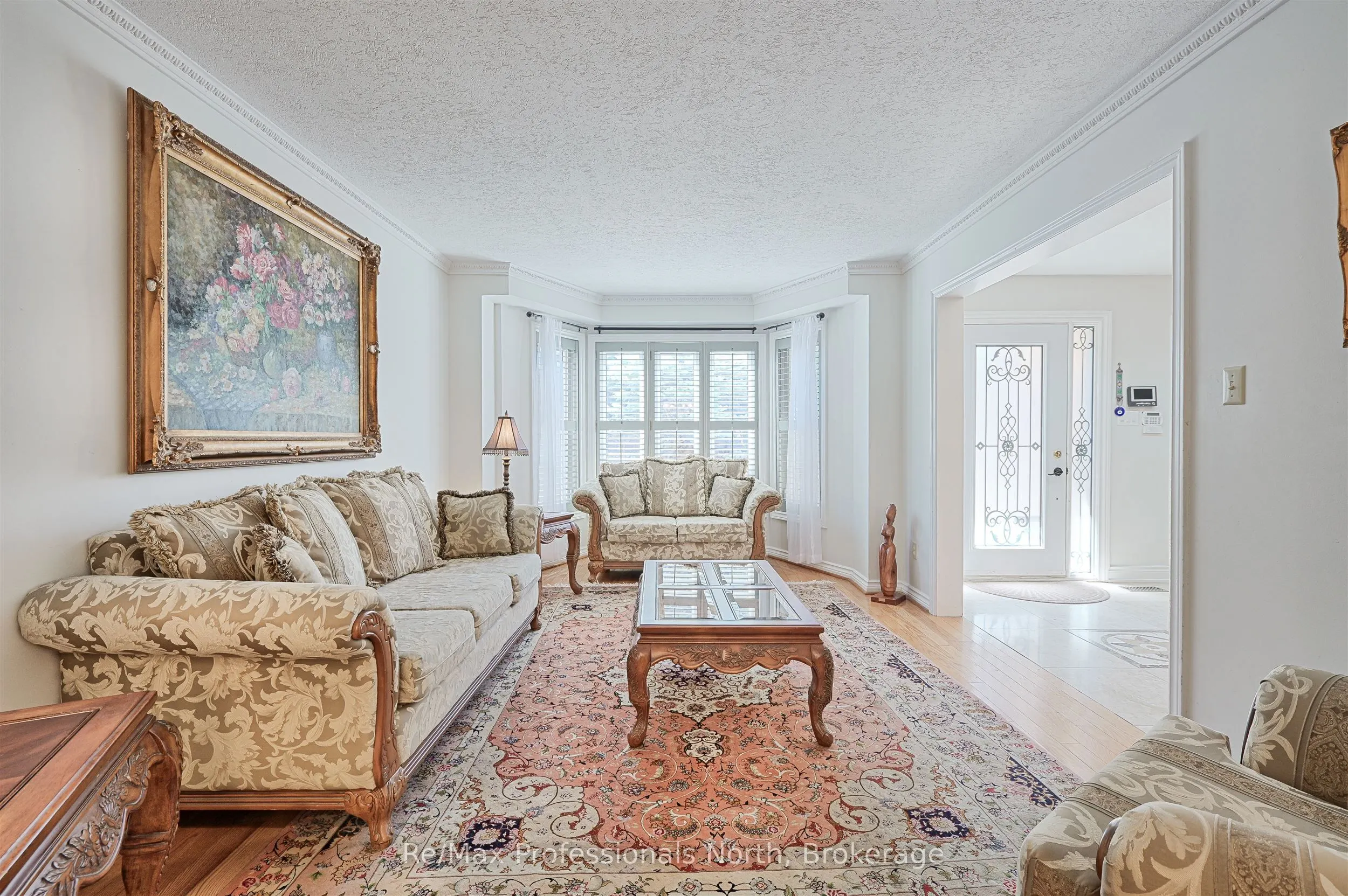 8 Elmsley Drive E