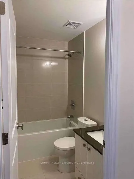 9085 Jane Street, #621