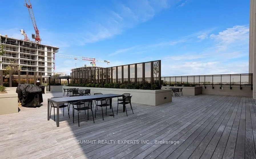 9085 Jane Street, #621
