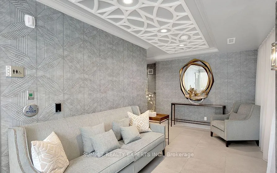 9085 Jane Street, #621