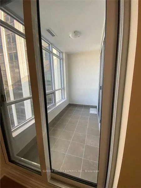 9085 Jane Street, #621