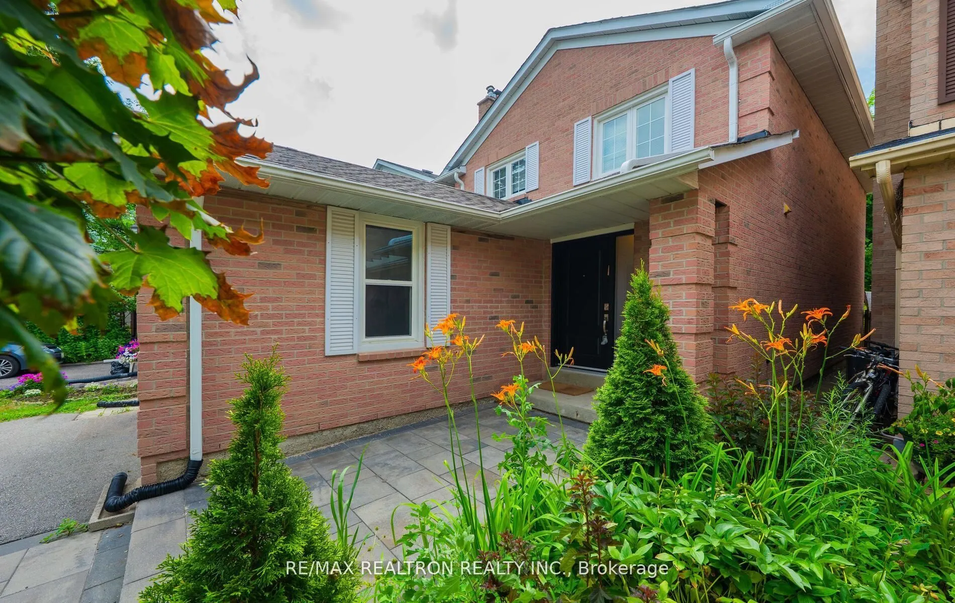 100 Gilmore Crescent