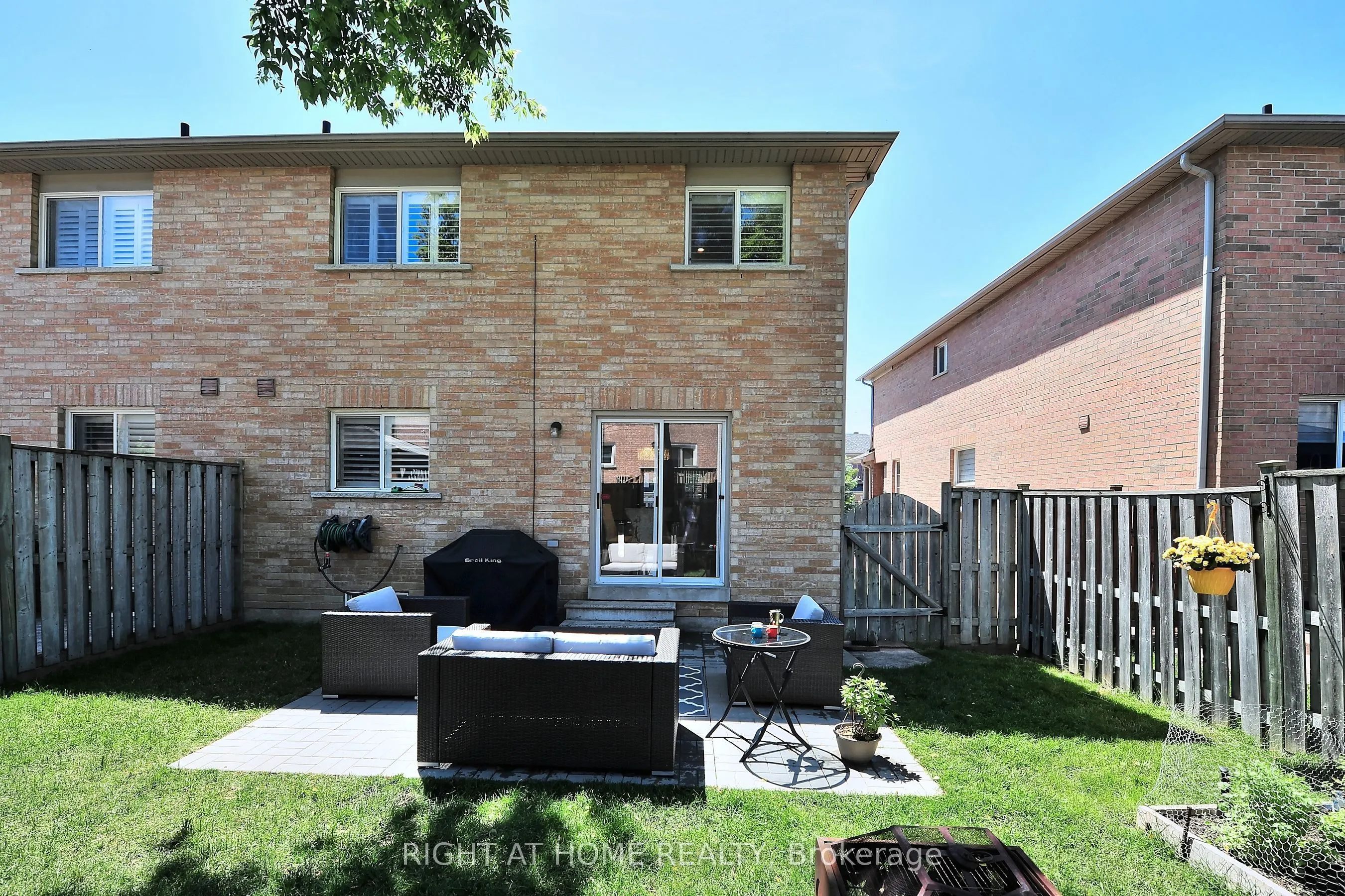 11 Giovanni Way