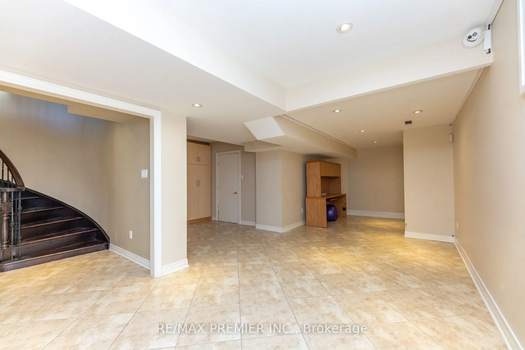 130 Windrose Court
