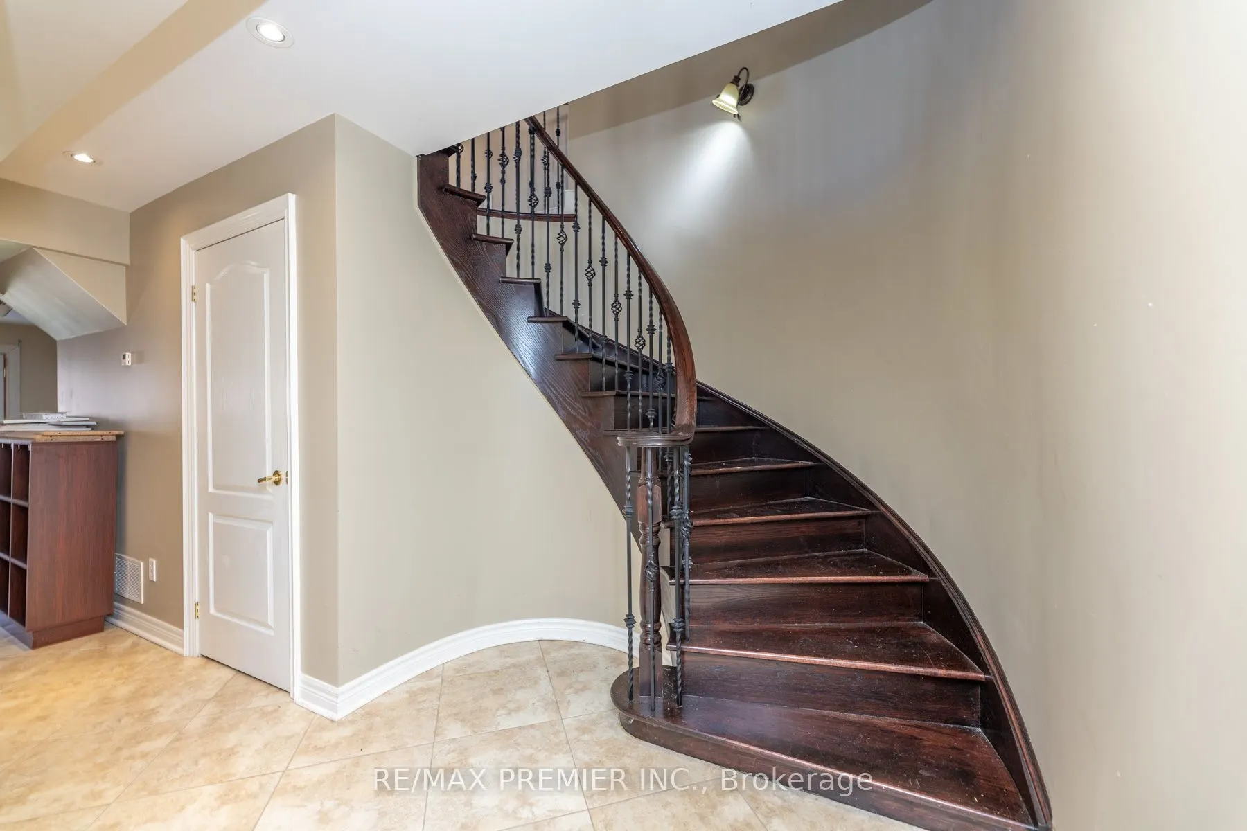 130 Windrose Court
