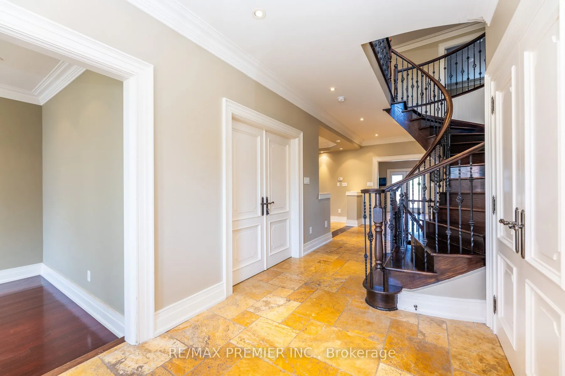 130 Windrose Court