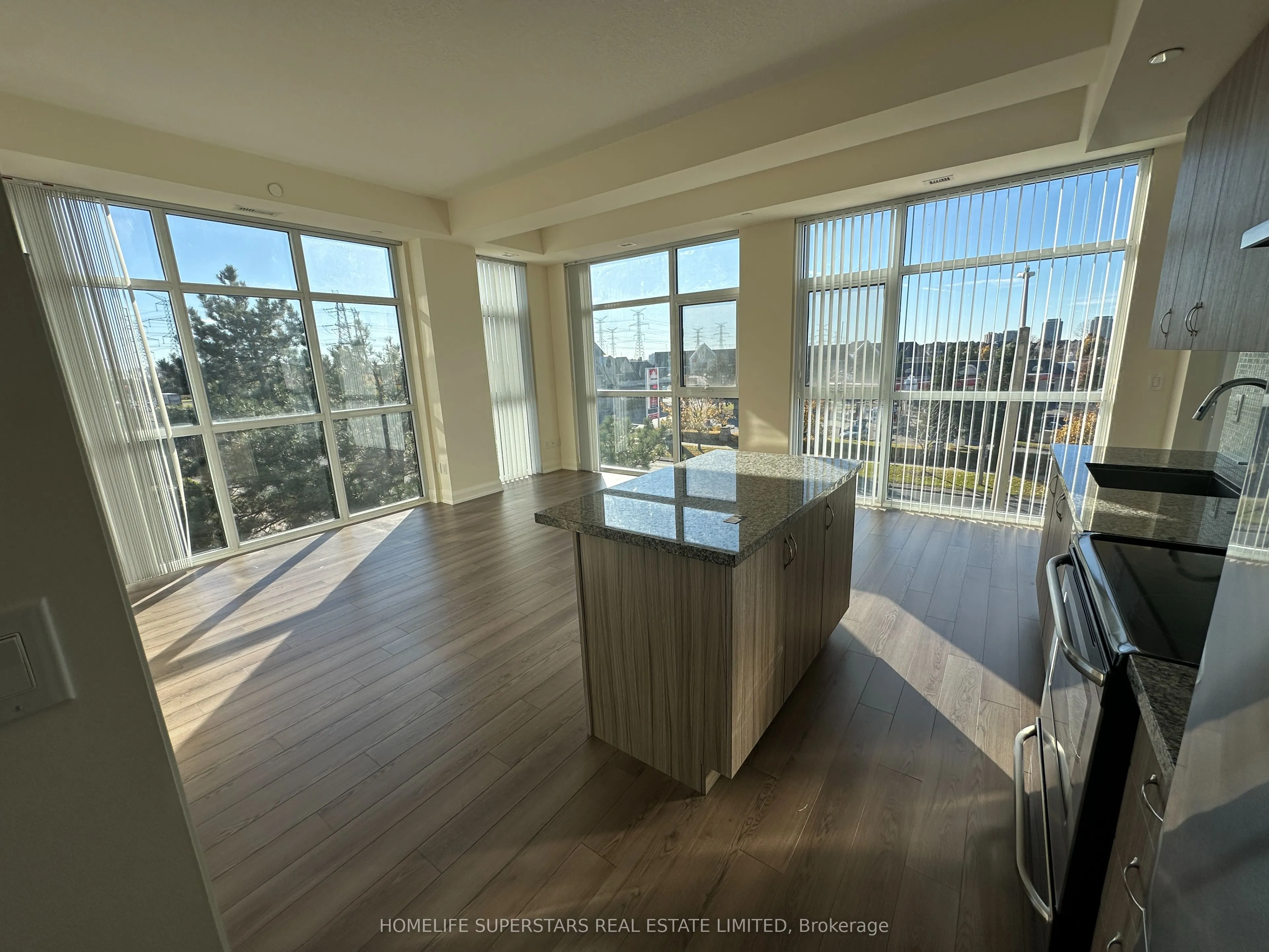 8763 Bayview Avenue, #309