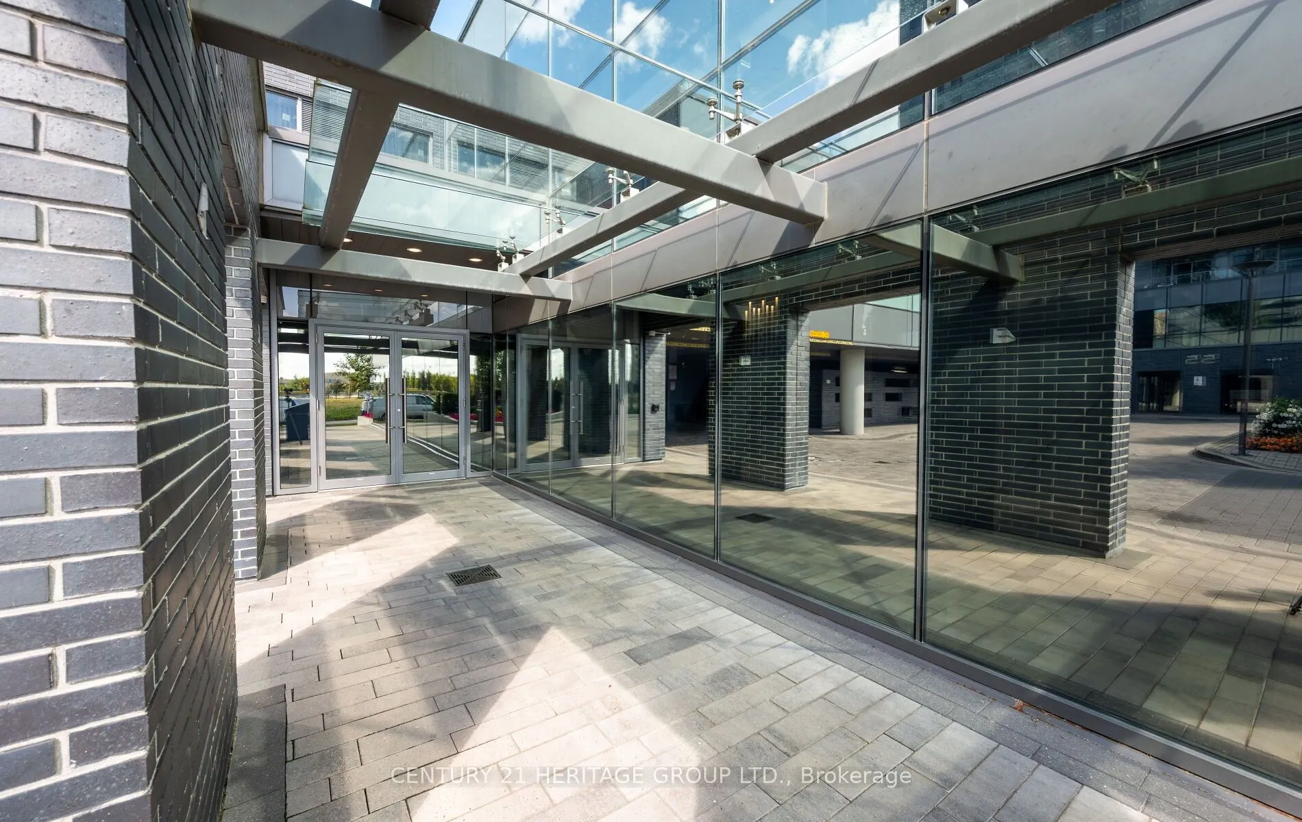 65 Oneida Crescent, #406