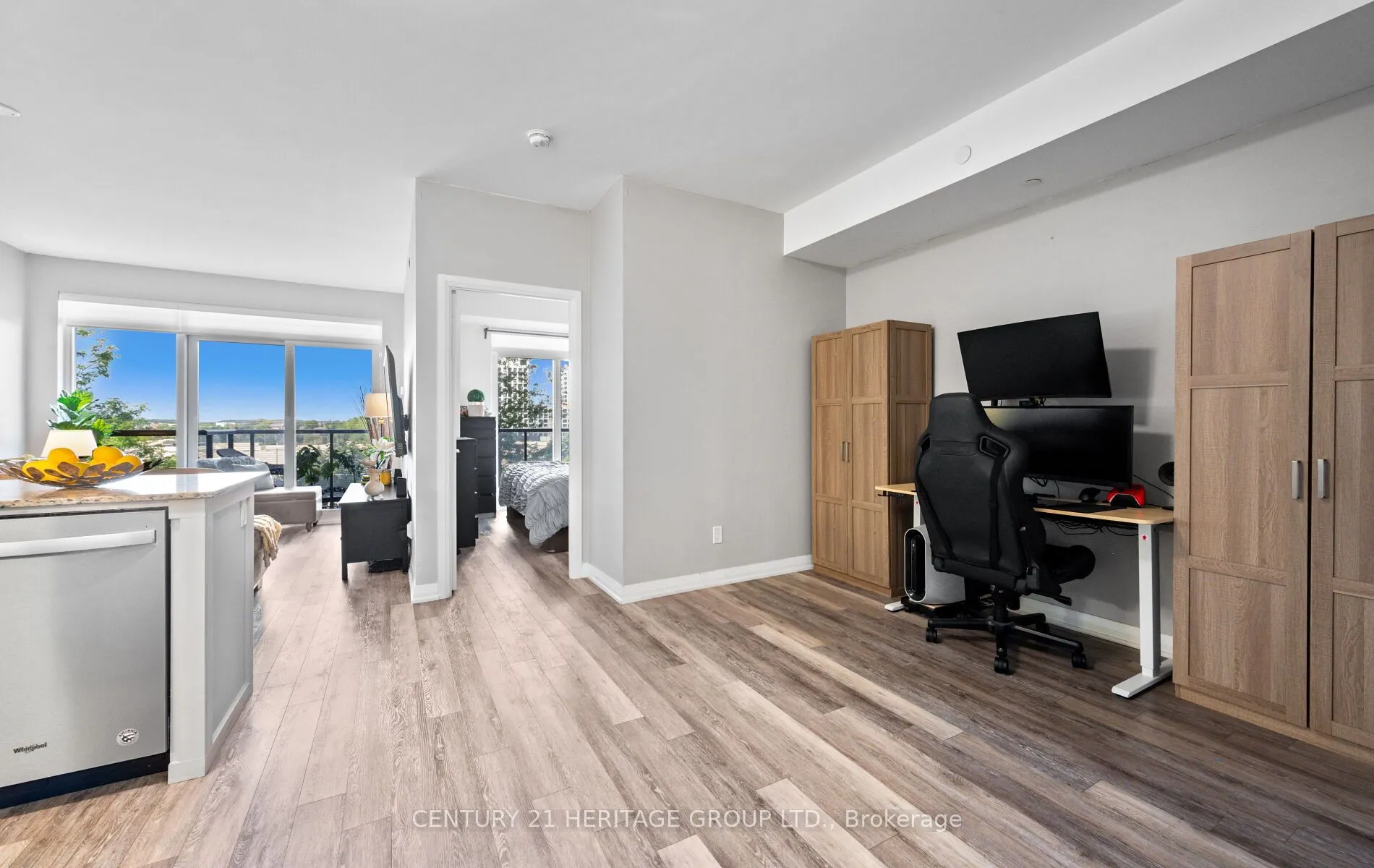 65 Oneida Crescent, #406