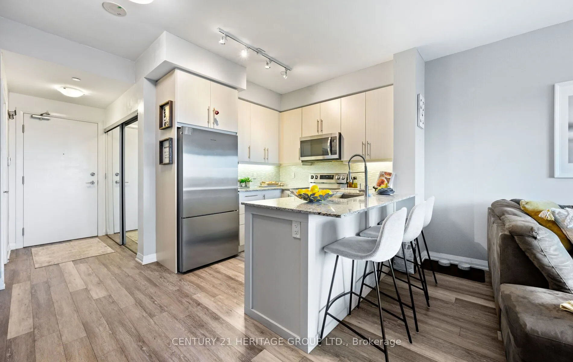 65 Oneida Crescent, #406