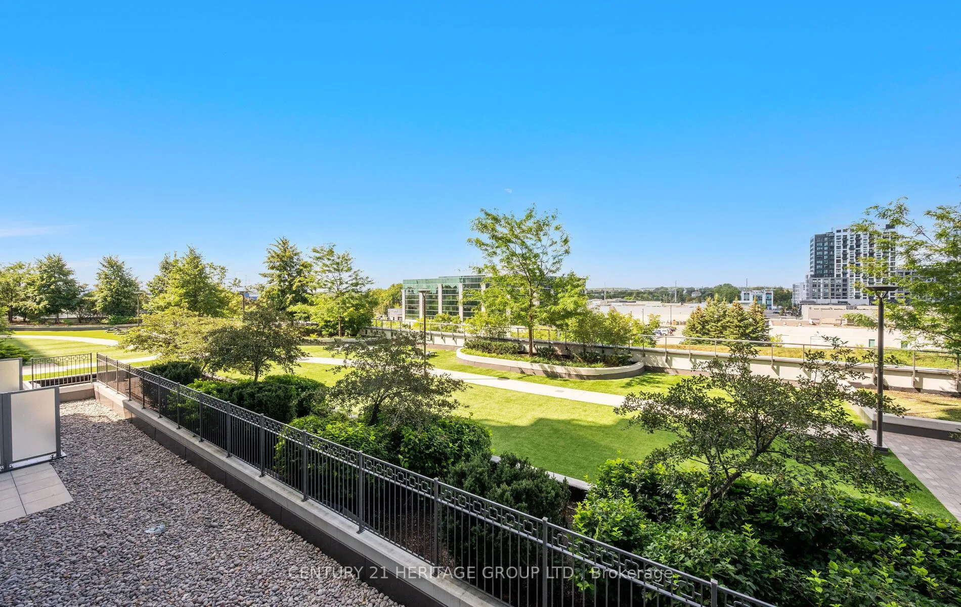 65 Oneida Crescent, #406