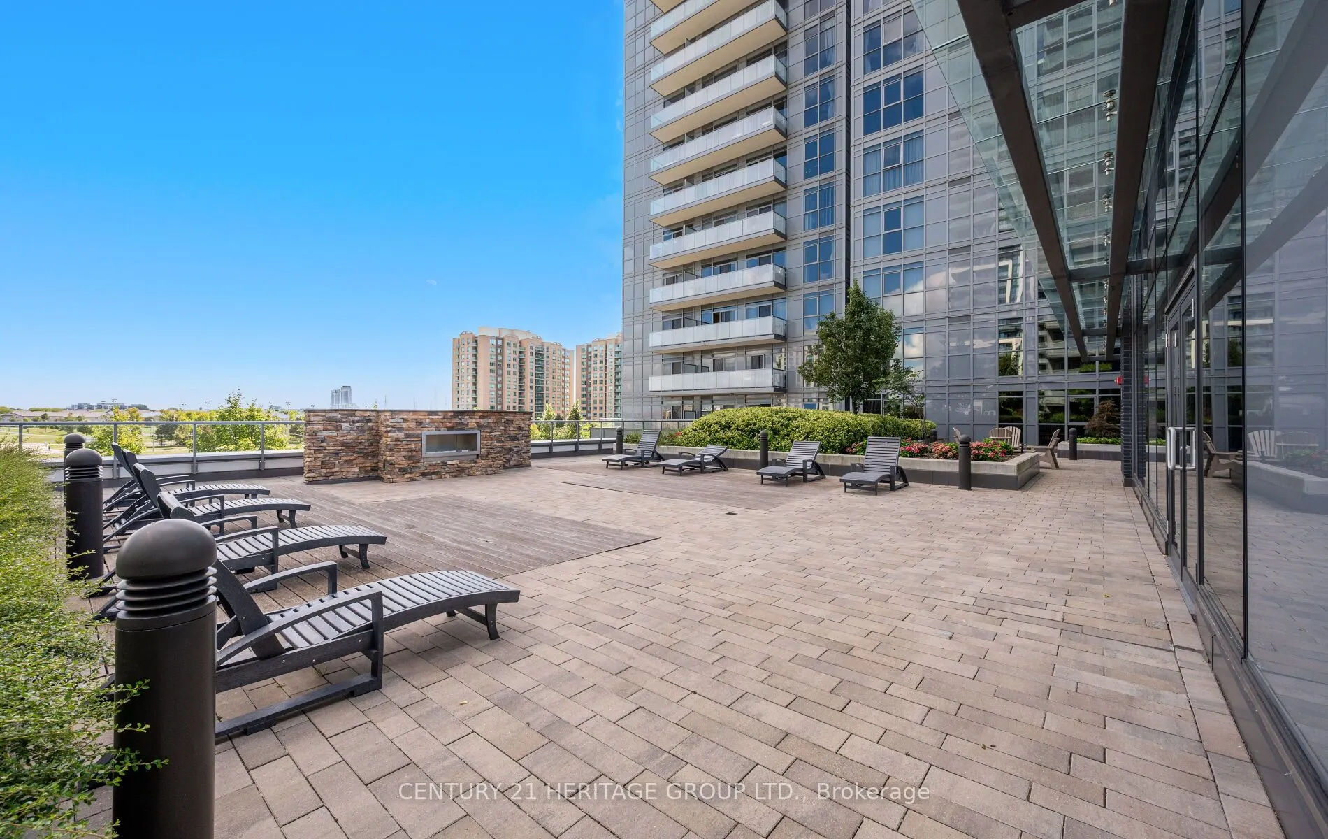 65 Oneida Crescent, #406