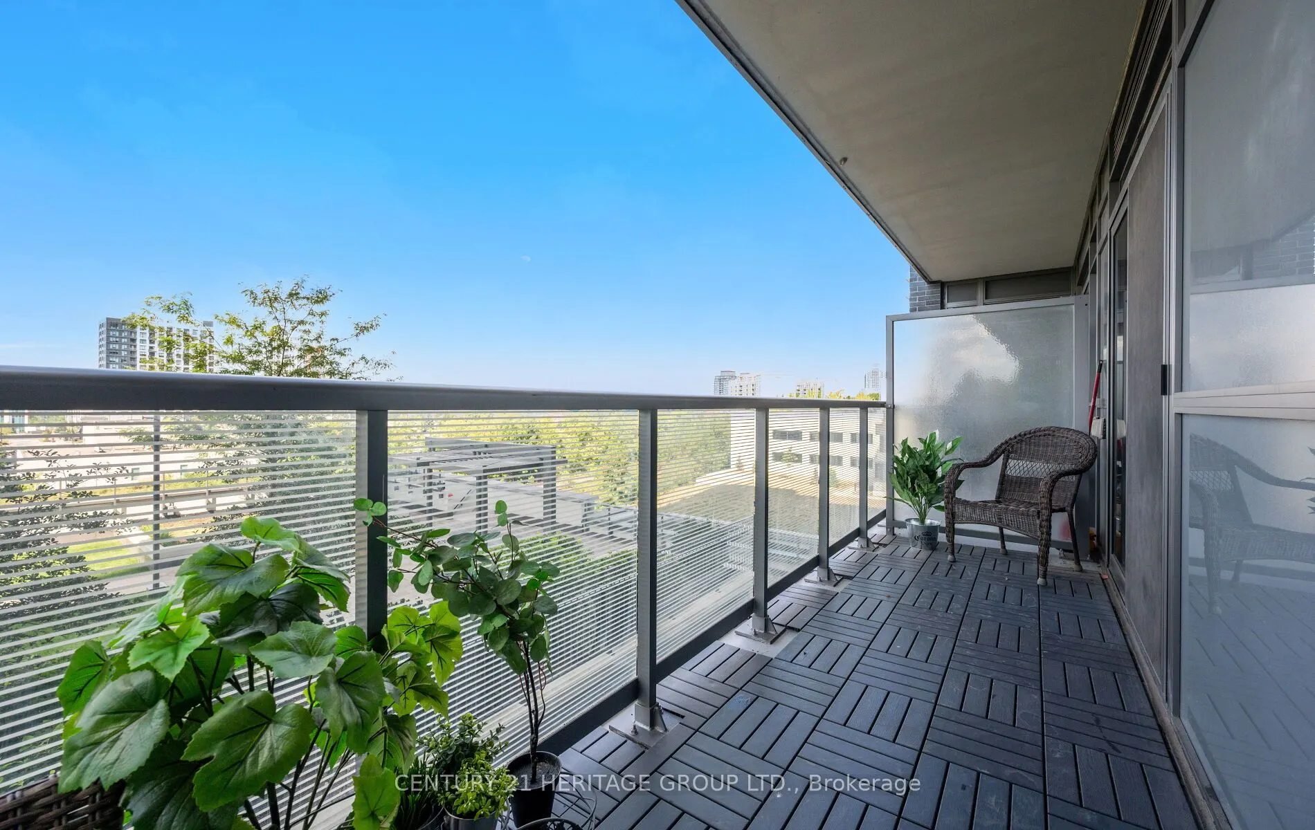 65 Oneida Crescent, #406