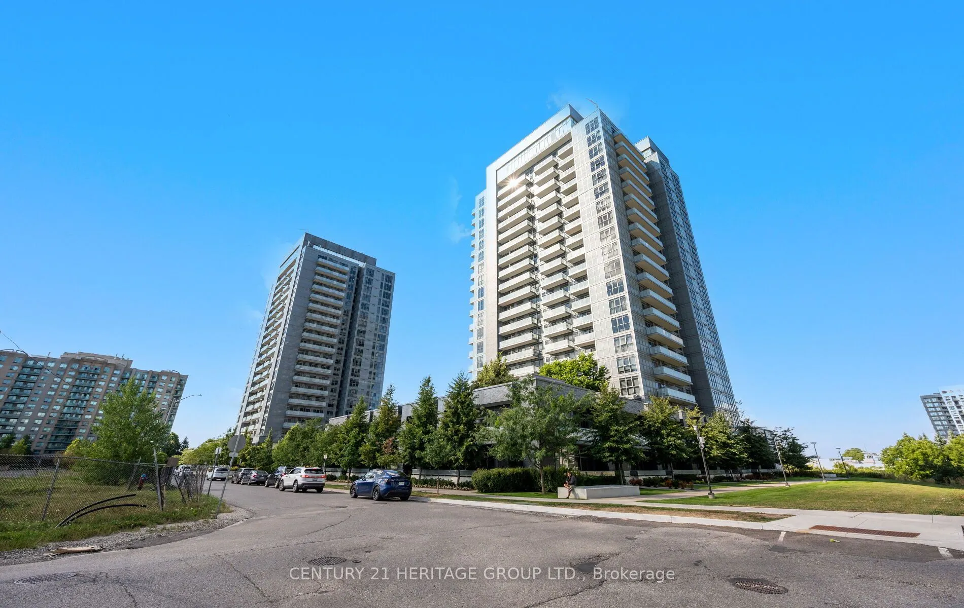 65 Oneida Crescent, #406