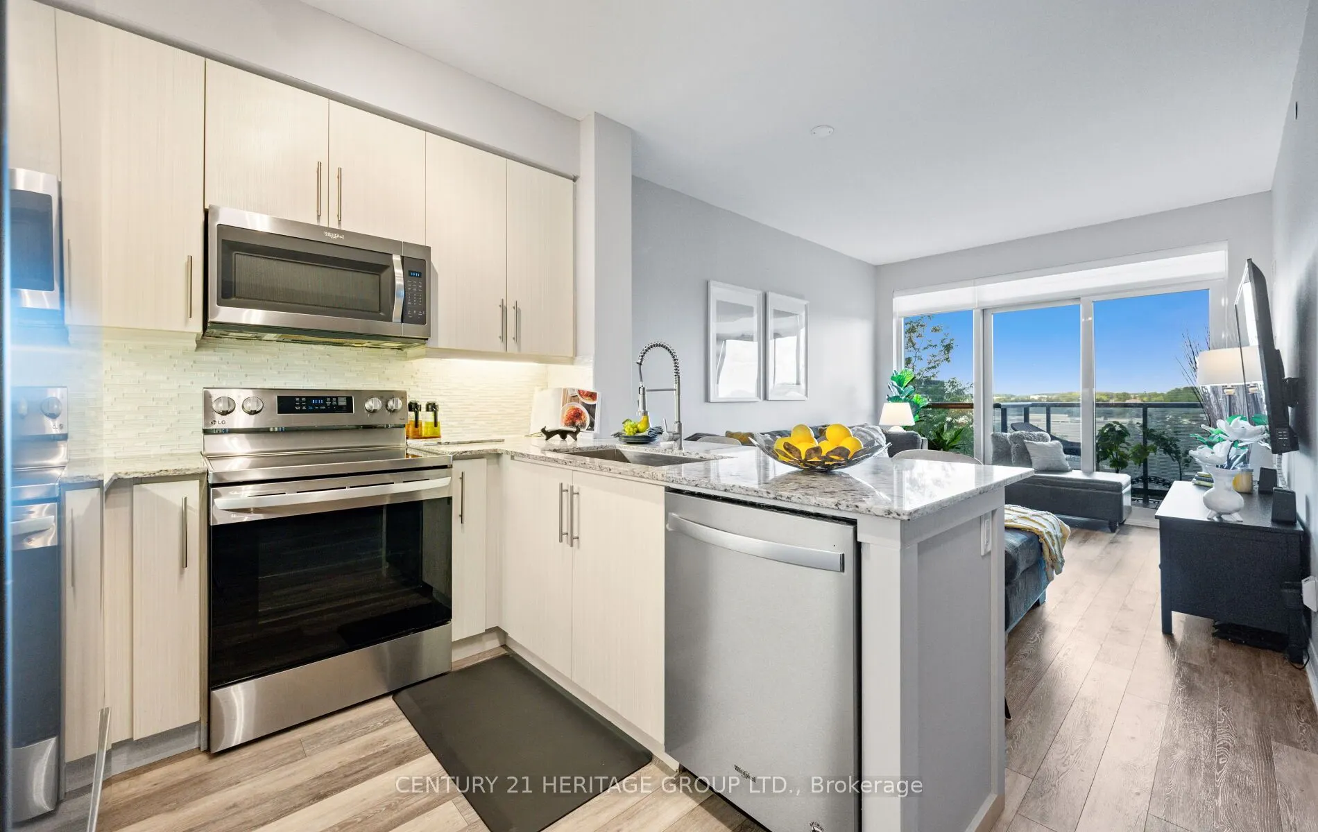 65 Oneida Crescent, #406