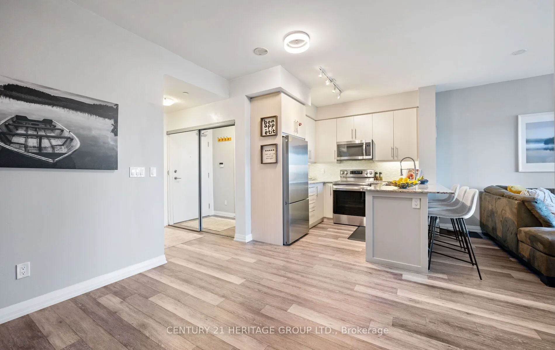 65 Oneida Crescent, #406
