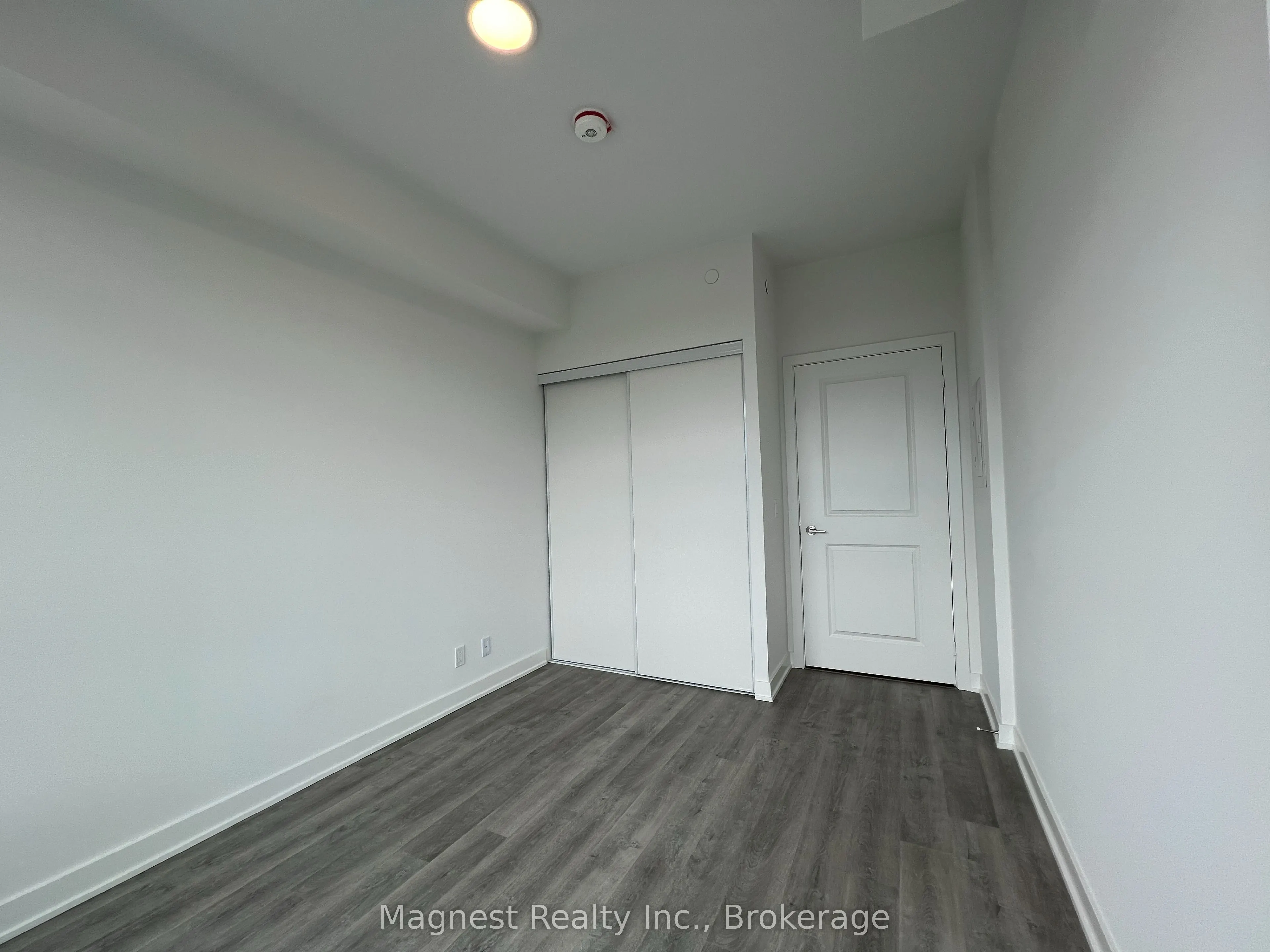 50 Upper Mall Way, #B1401
