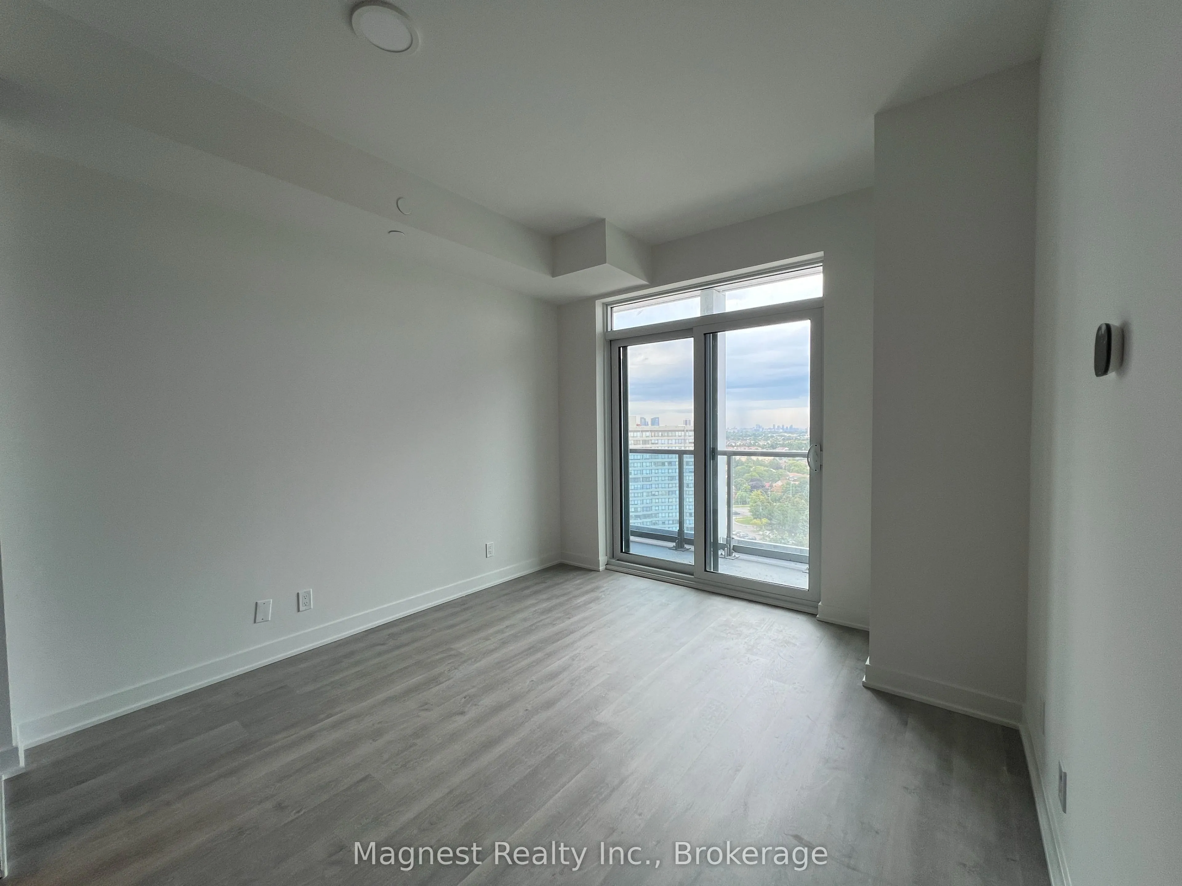 50 Upper Mall Way, #B1401