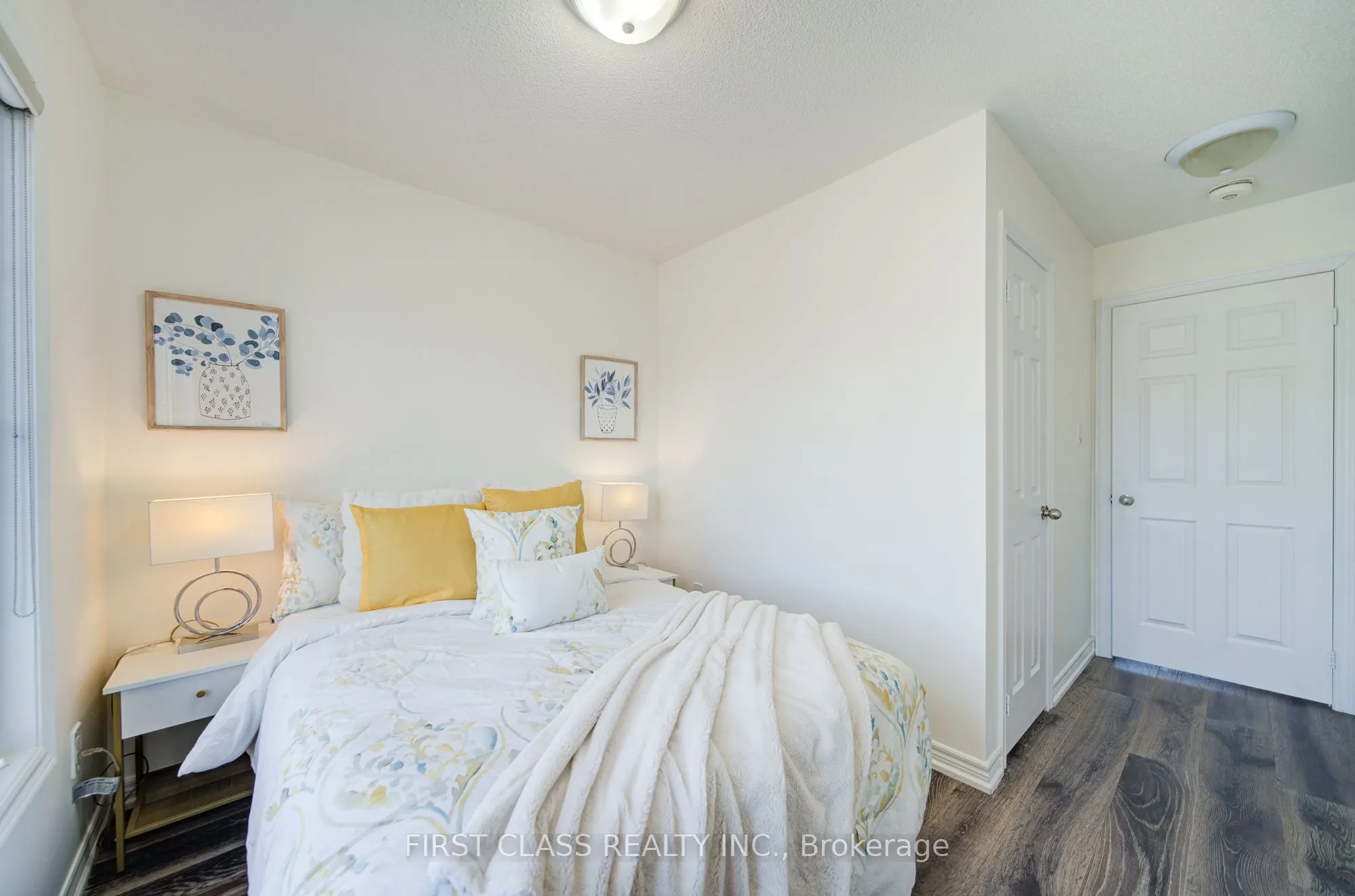 118 Dundas Way