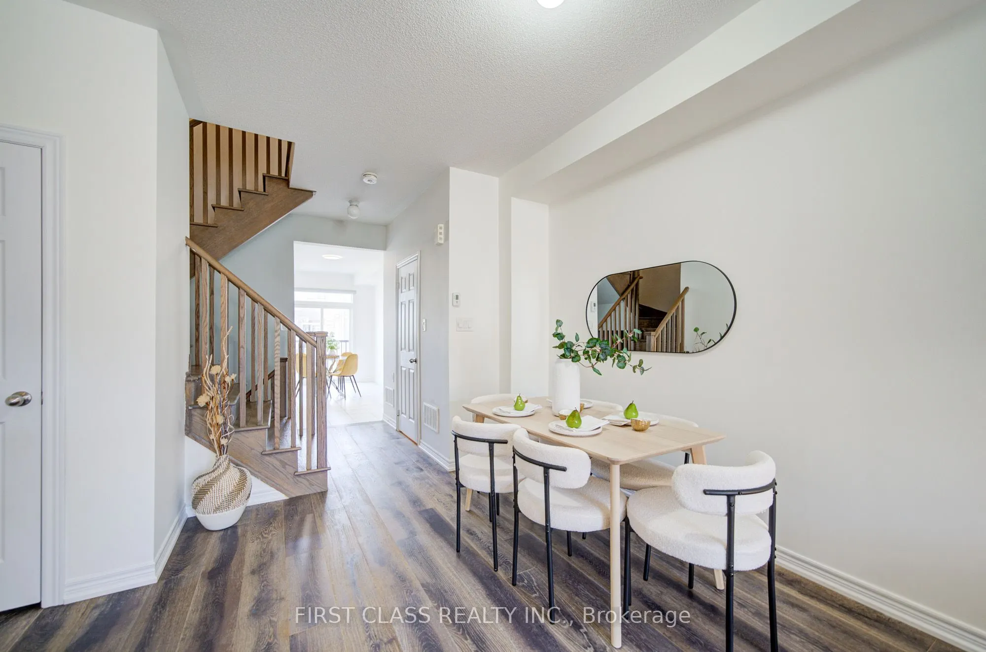 118 Dundas Way