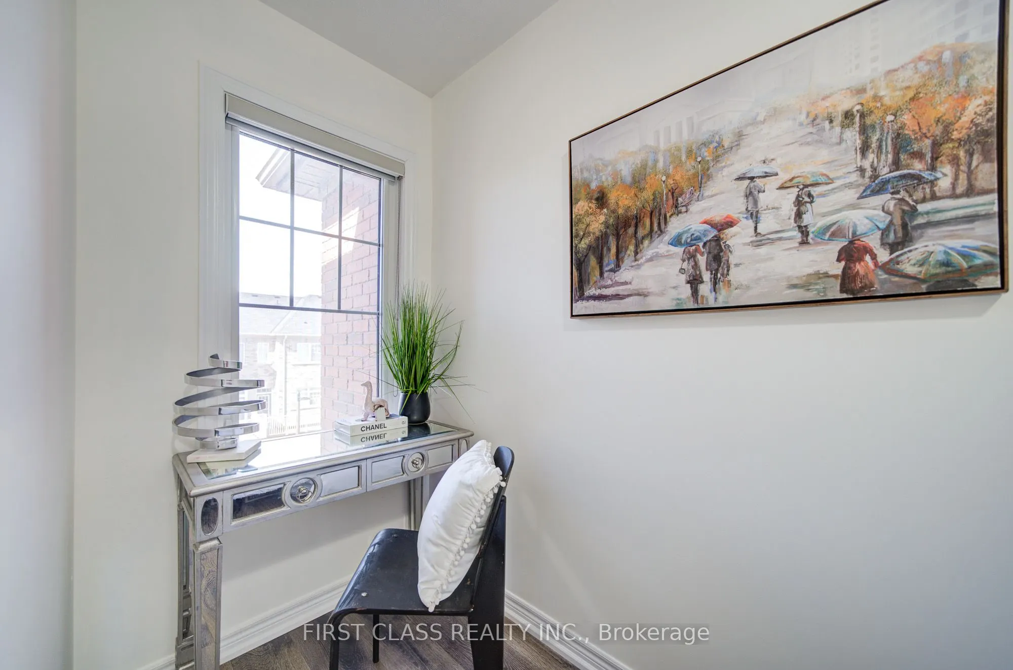 118 Dundas Way