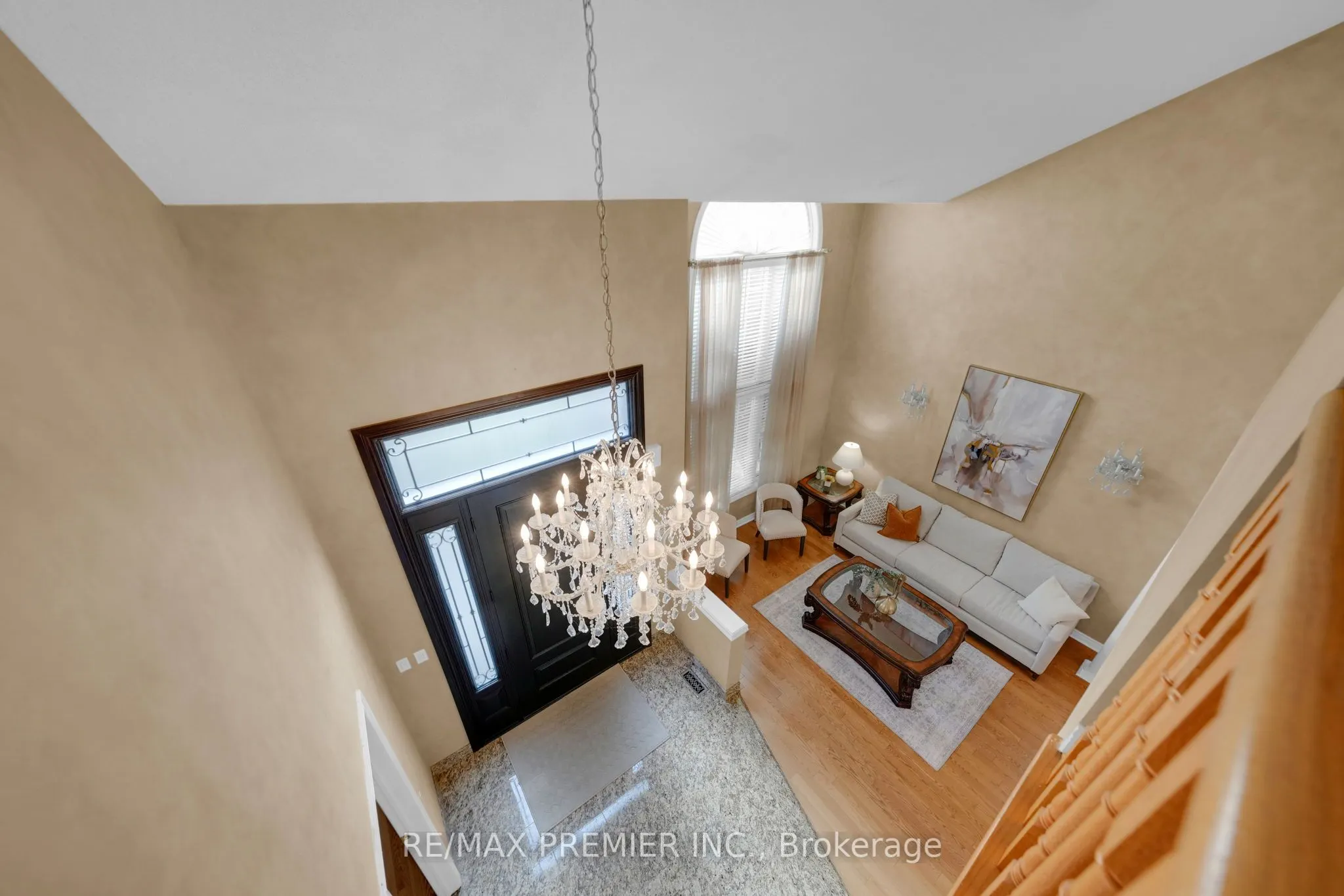 93 Novaview Crescent