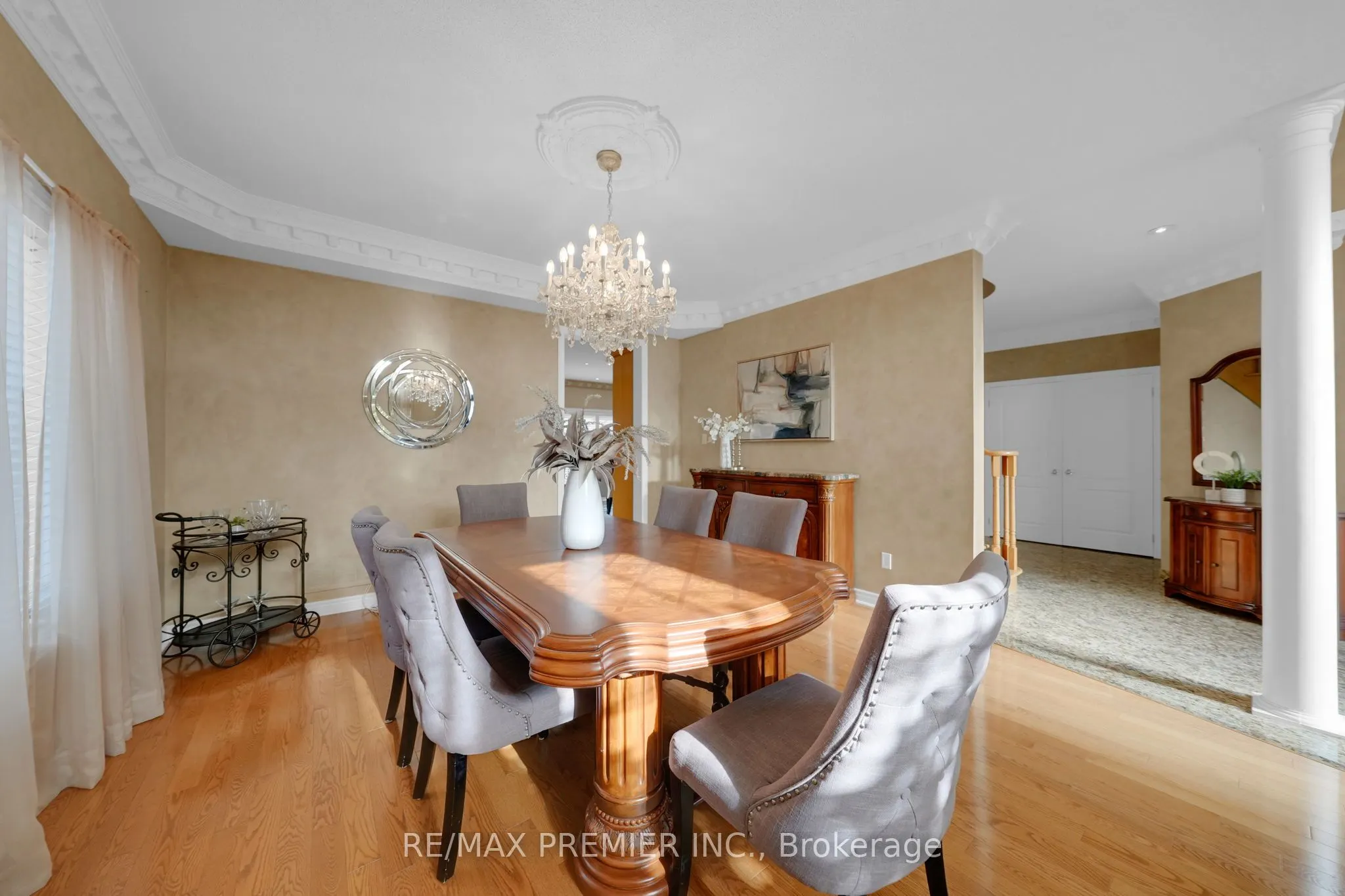 93 Novaview Crescent