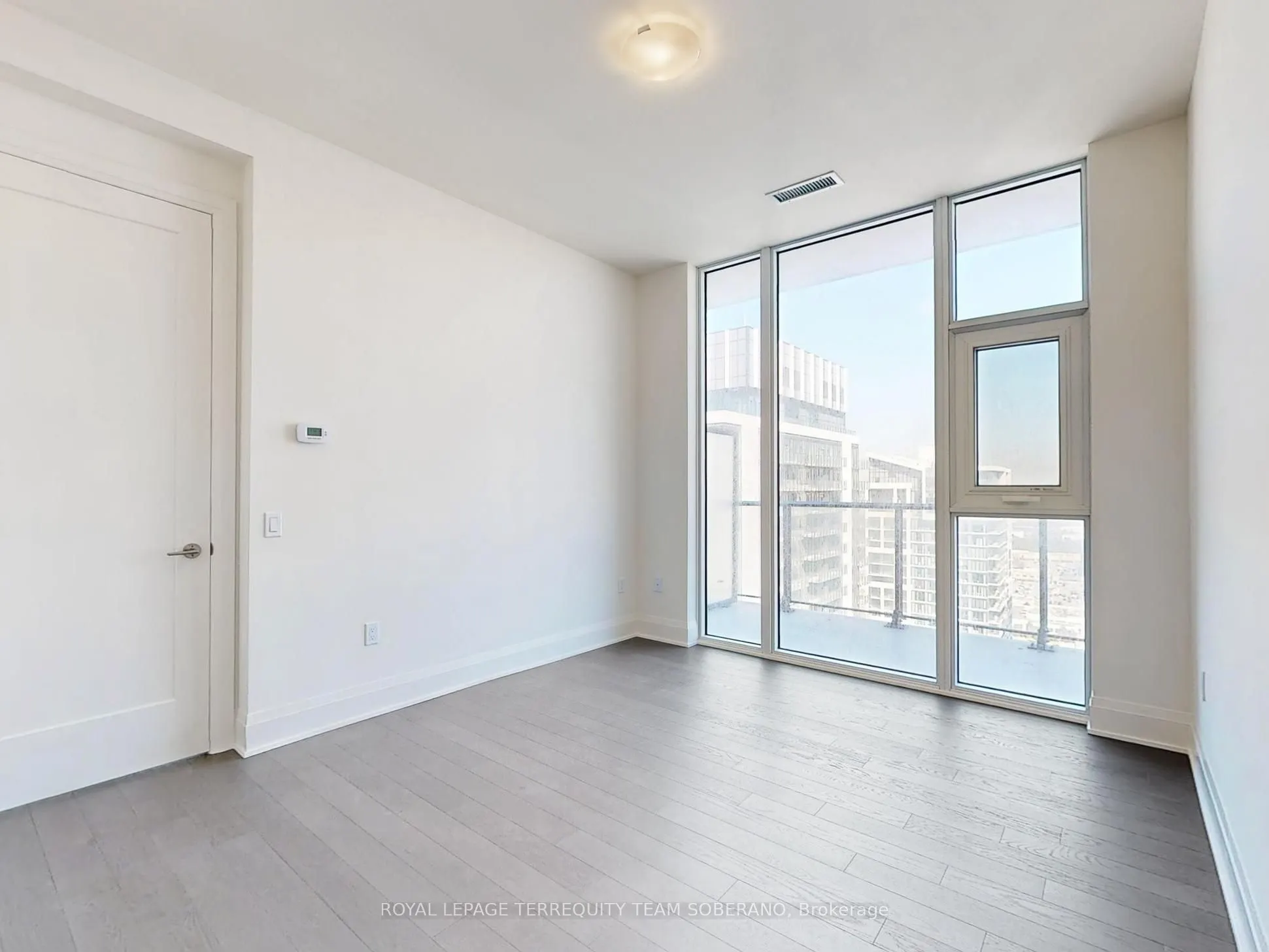 8960 Jane Street, #PH109