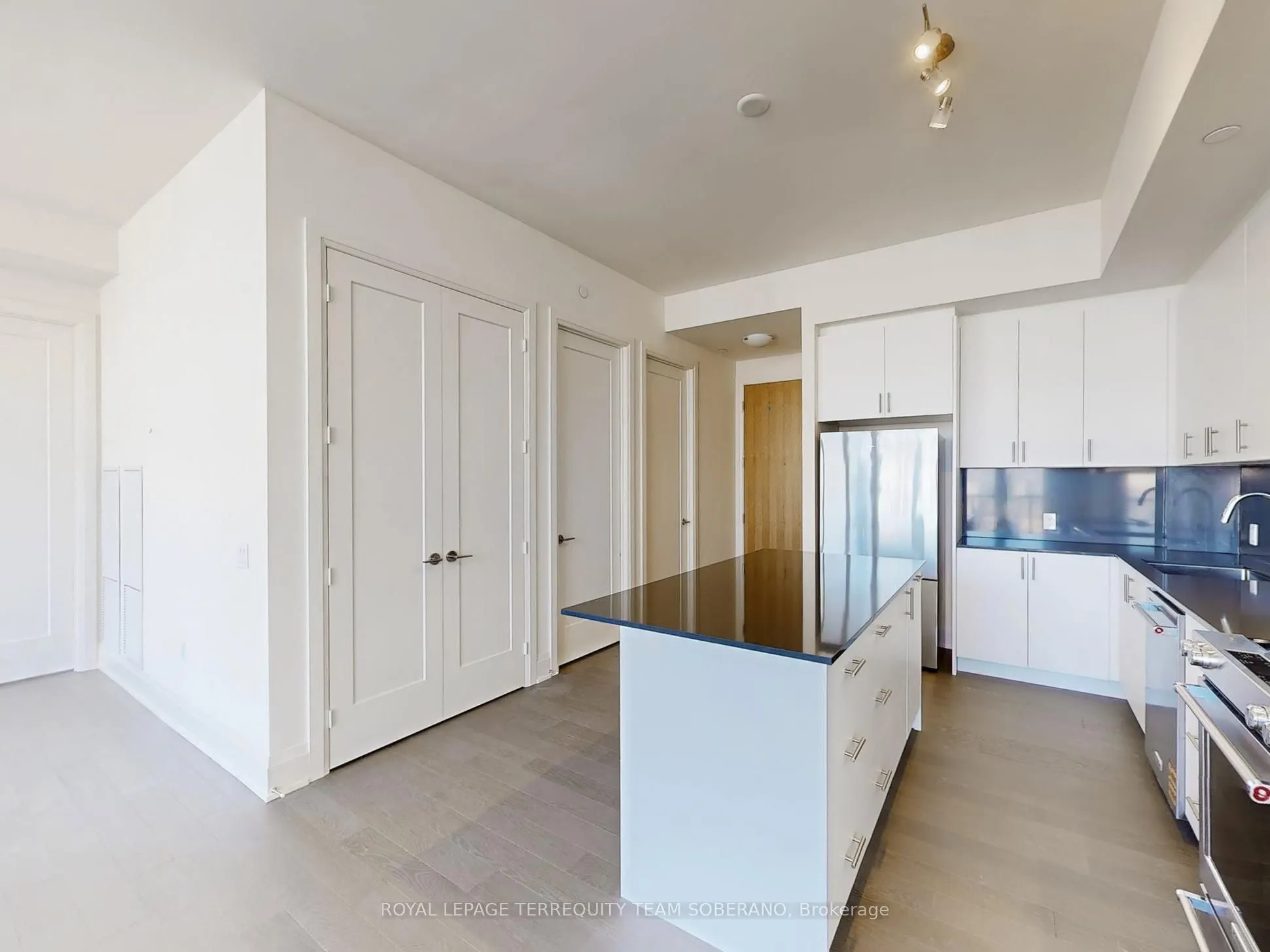 8960 Jane Street, #PH109