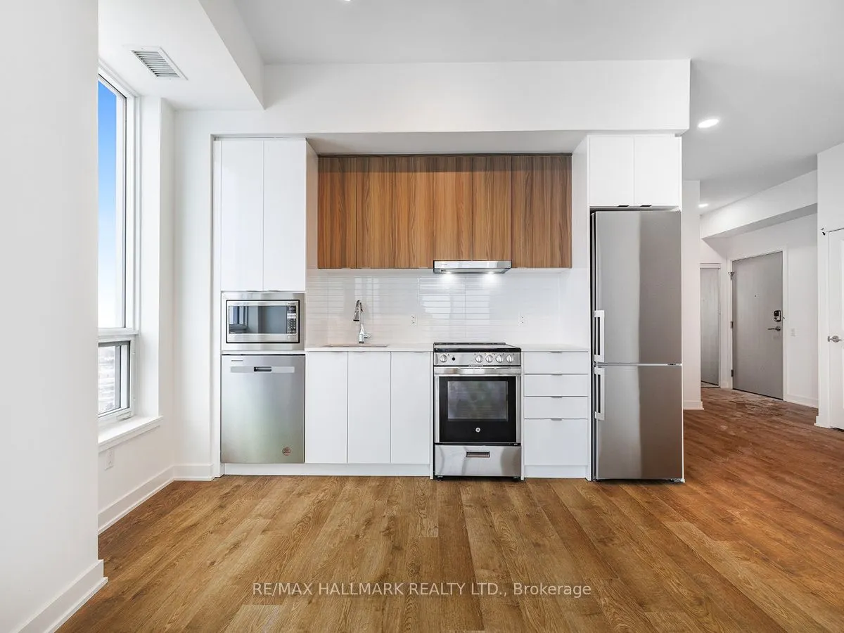 30 Upper Mall Way, #2505